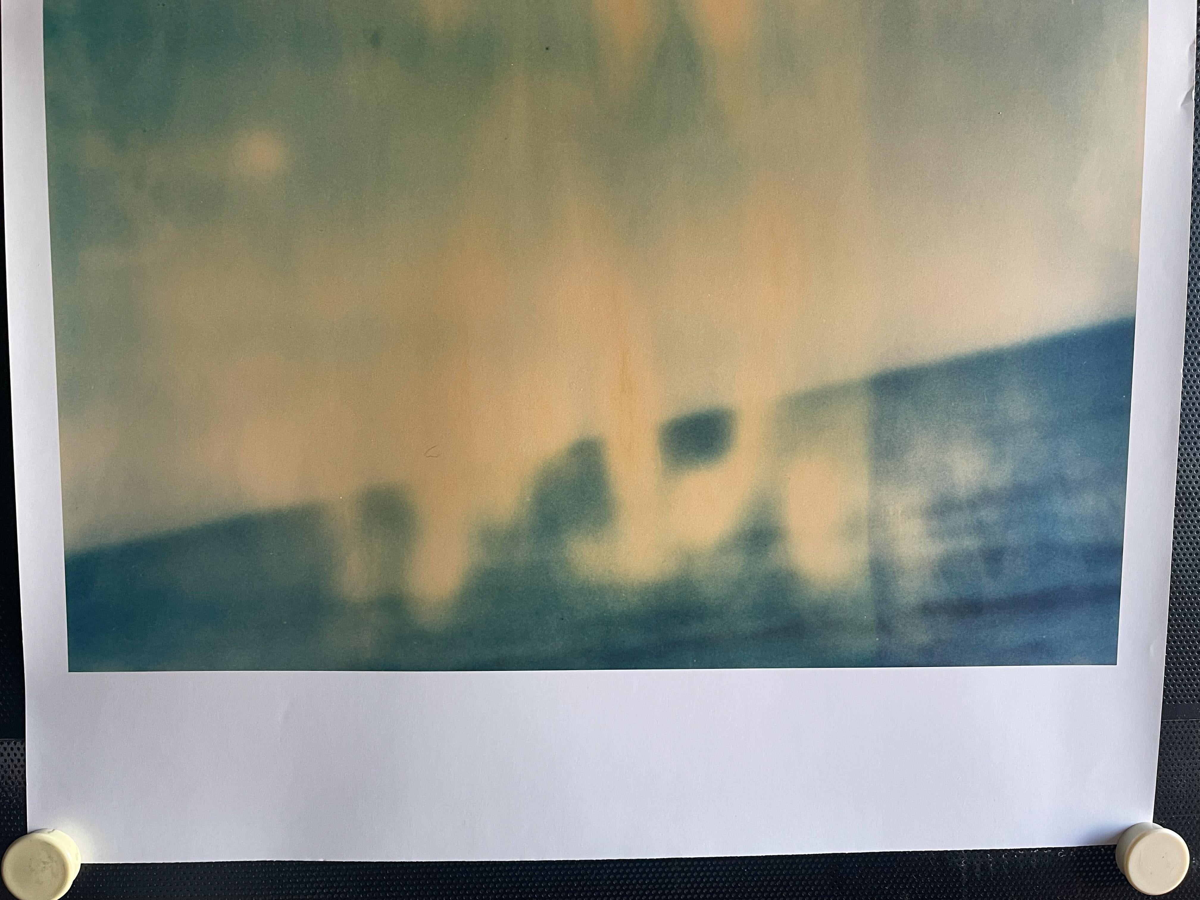 Tilted (Zuma Beach) - Fotografie, Polaroid, Contemporary, Malibu. 21. Jahrhundert im Angebot 1