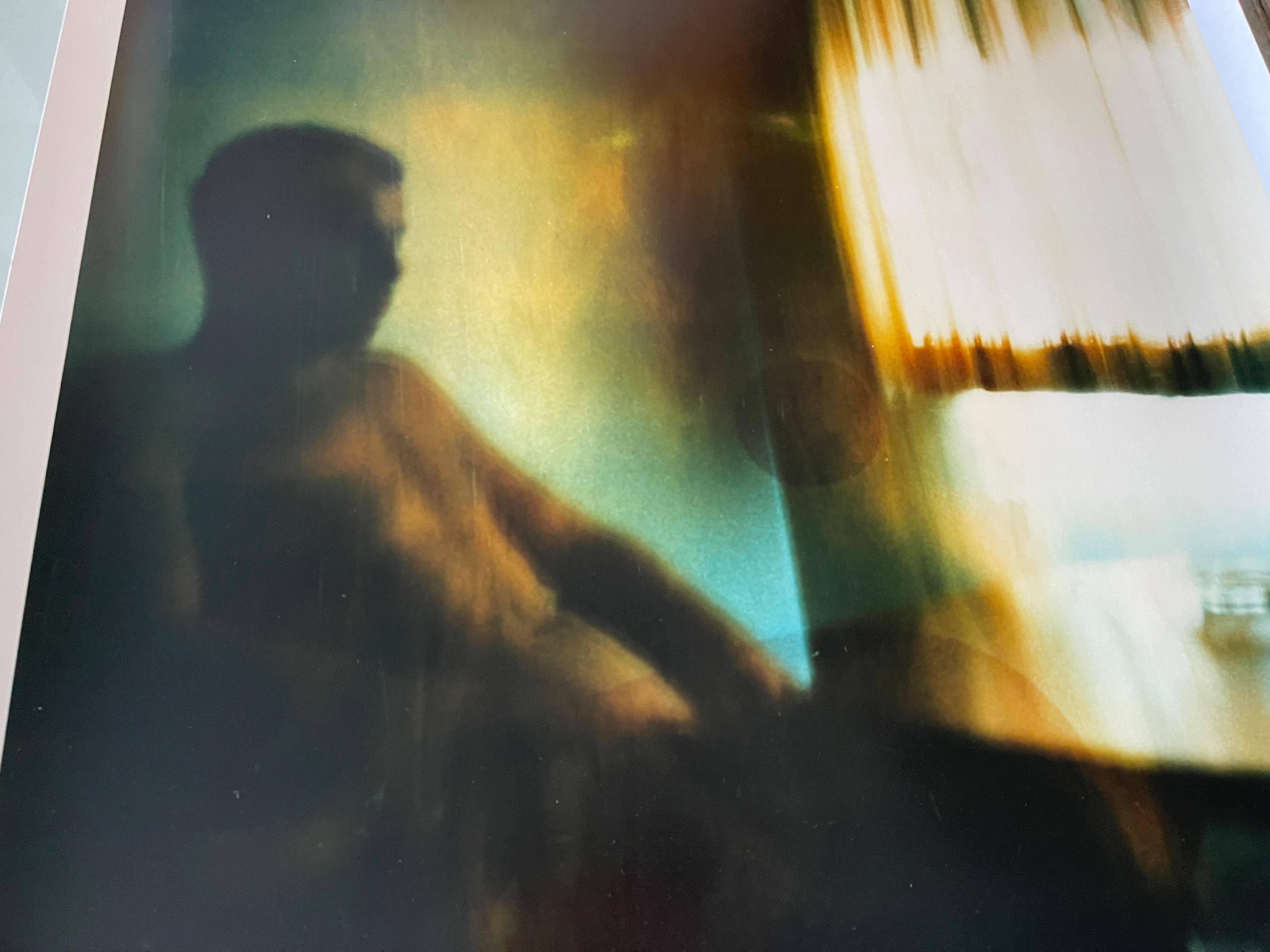 Tropics Motor Motel I (Recuerdos del Verde) - Photograph Contemporáneo de Stefanie Schneider