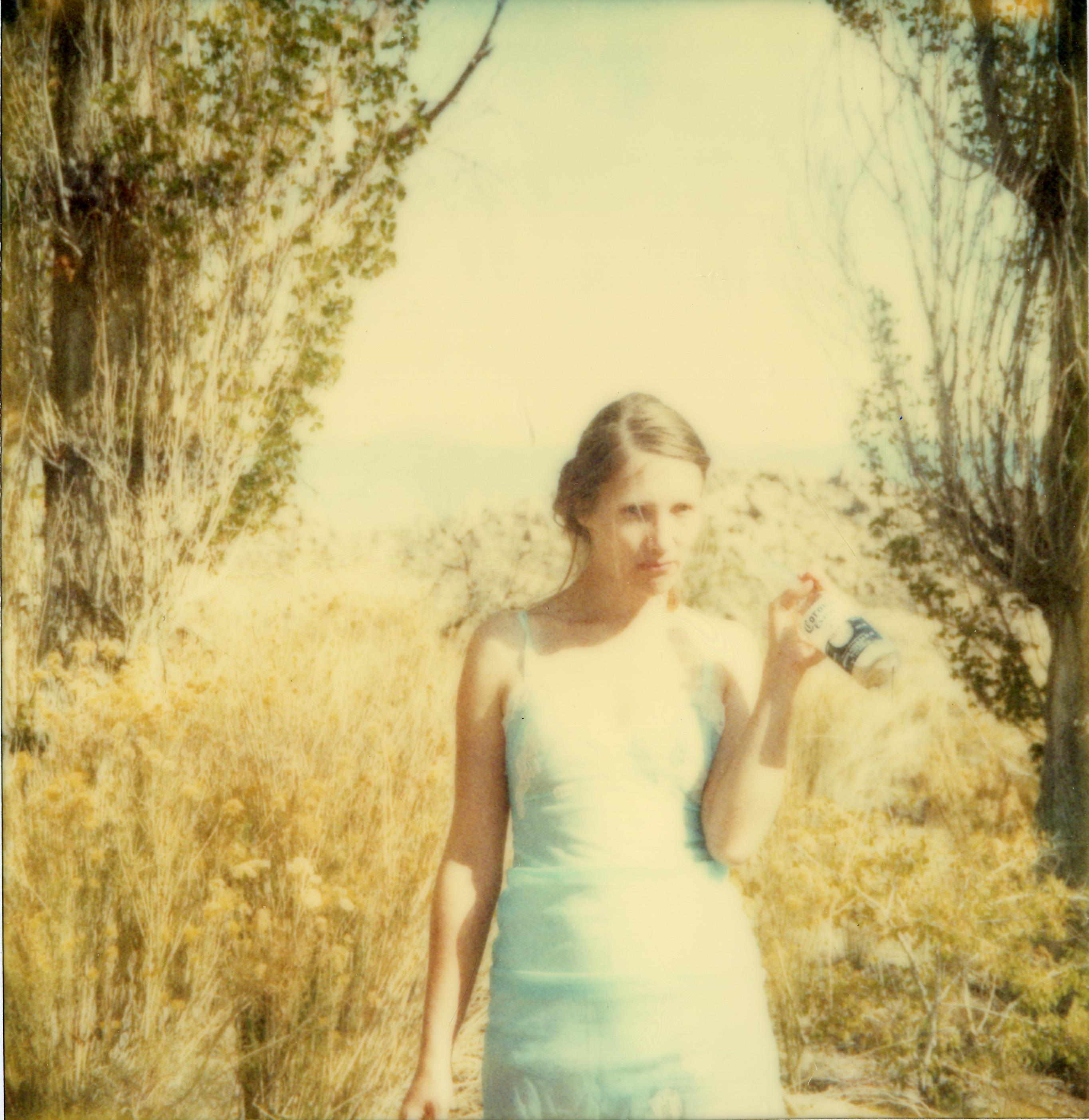 Ungebunden (Wastelands) Zeitgenössisch, 21. Jahrhundert, Polaroid, Porträt, Fotografie