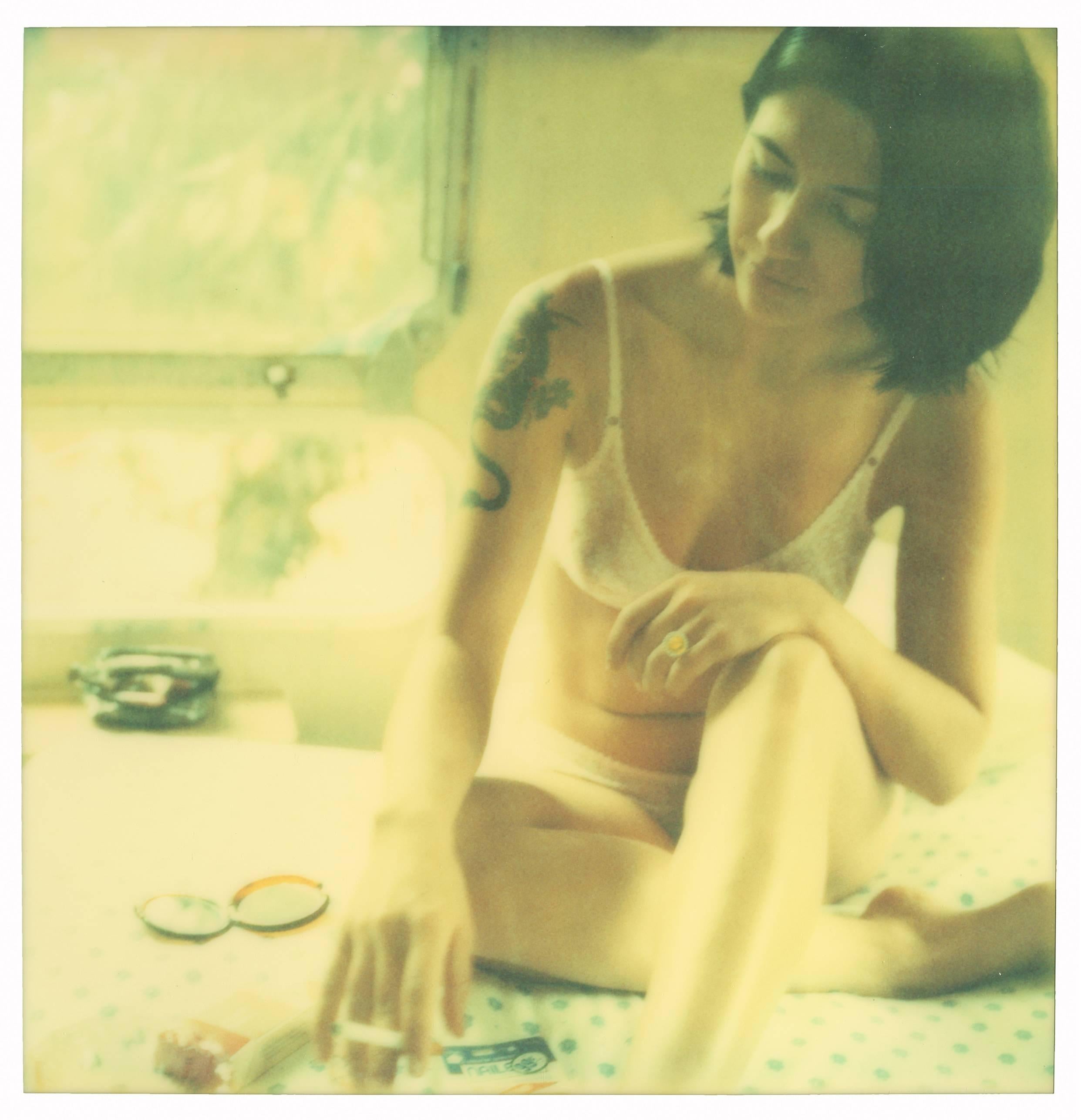 Color Photograph di Stefanie Schneider - Senza titolo 01 (Saigon), stampa analogica a C - 21° secolo, Contemporaneo, Polaroid