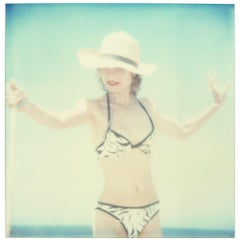 Ohne Titel #04 (Beachshoot) - 21. Jahrhundert, Zeitgenössisch, Polaroid, Frauen, Farbe