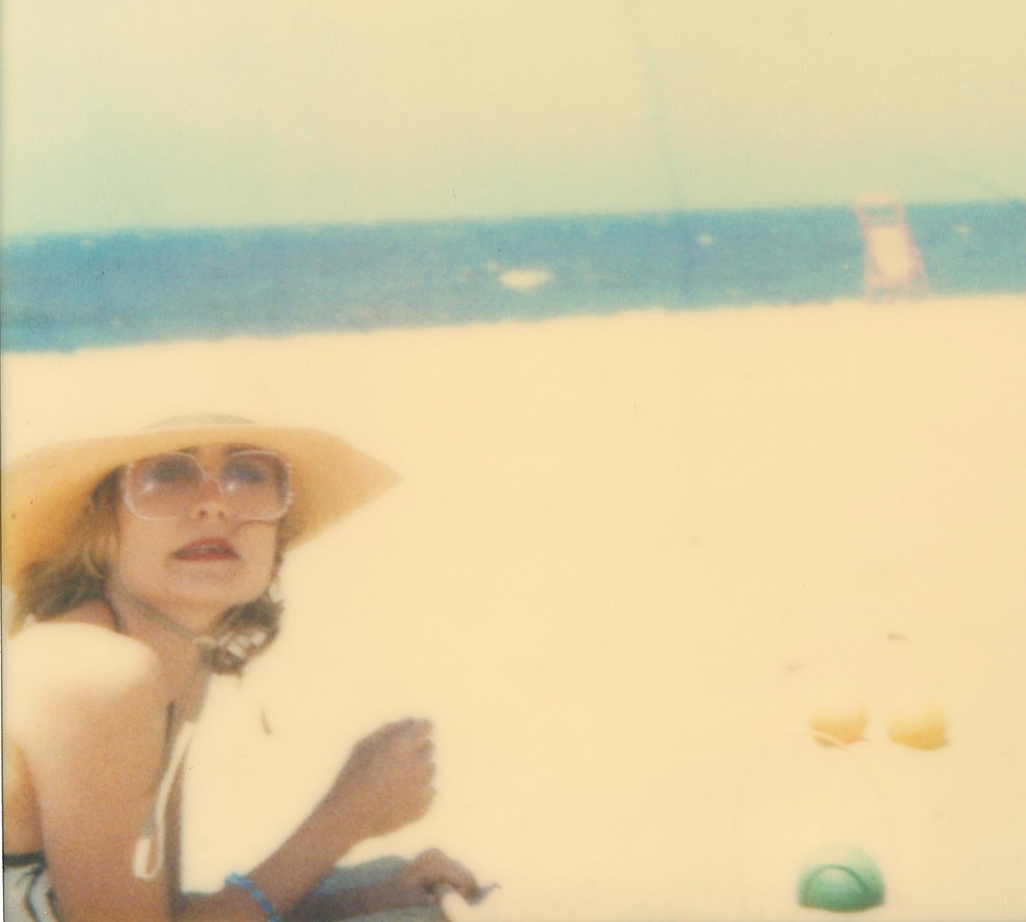 Sans titre (Beachshoot) - analogique, Polaroid, imprimé à la main, vintage - Contemporain Photograph par Stefanie Schneider