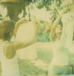 Sin título (Cathy y Shannon) - Contemporáneo, Siglo XXI, Polaroid