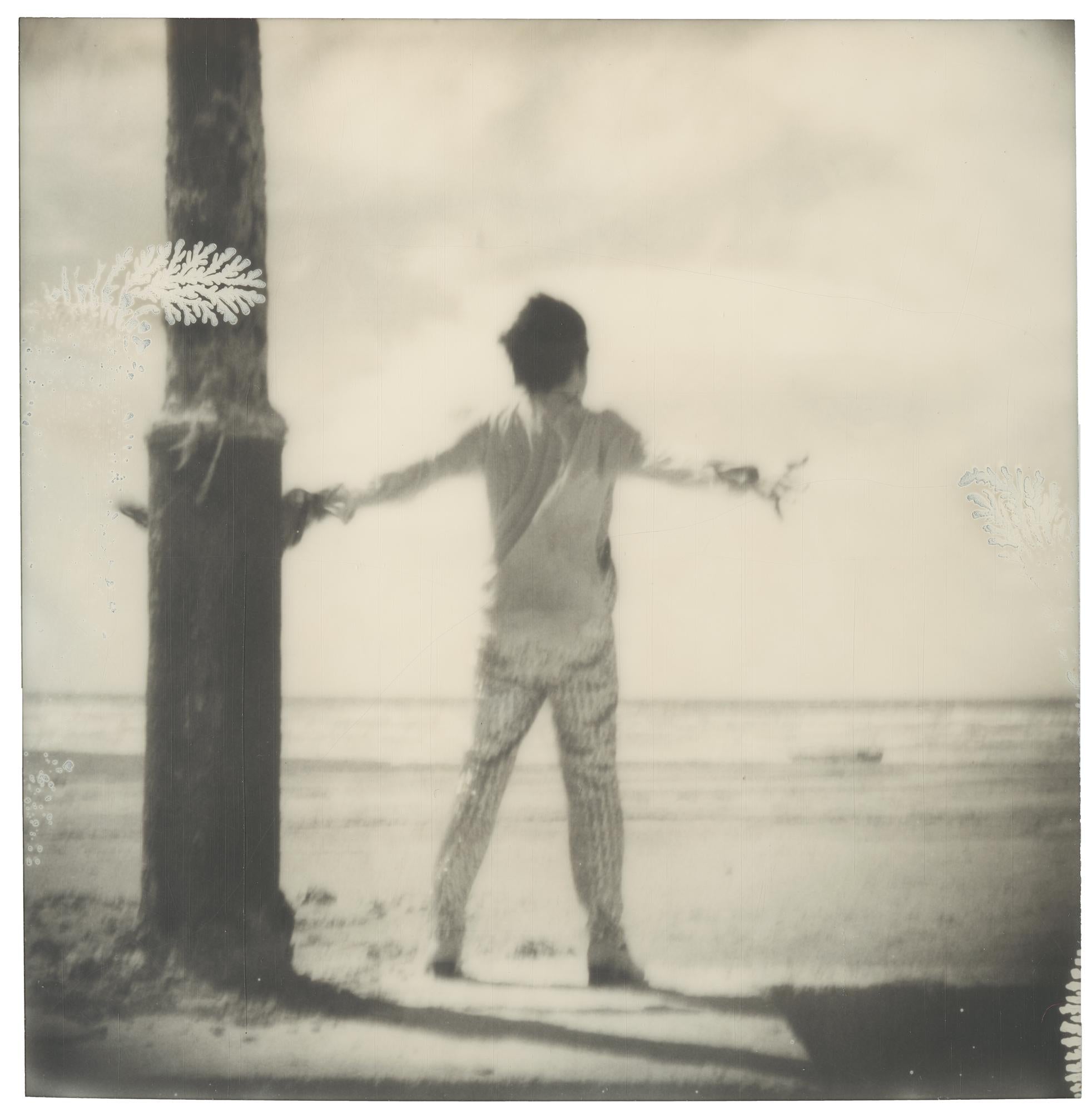 Black and White Photograph Stefanie Schneider - Messages (enregistrement du disque de l'enseigne Broderick "Blood Crush") - Bombay Beach, CA