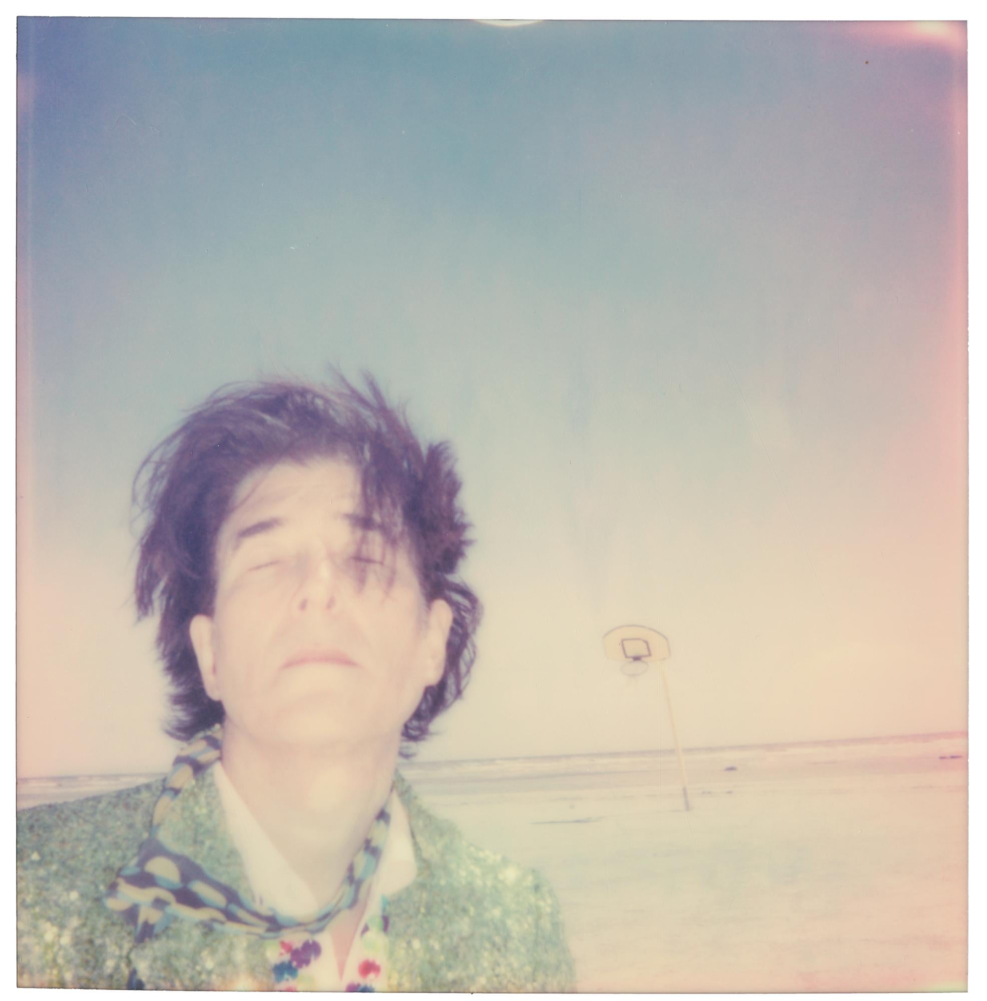 Stefanie Schneider Portrait Photograph – Ohne Titel (Ensign Broderick Aufnahme „Blood Crush“) - Bombay Beach, CA
