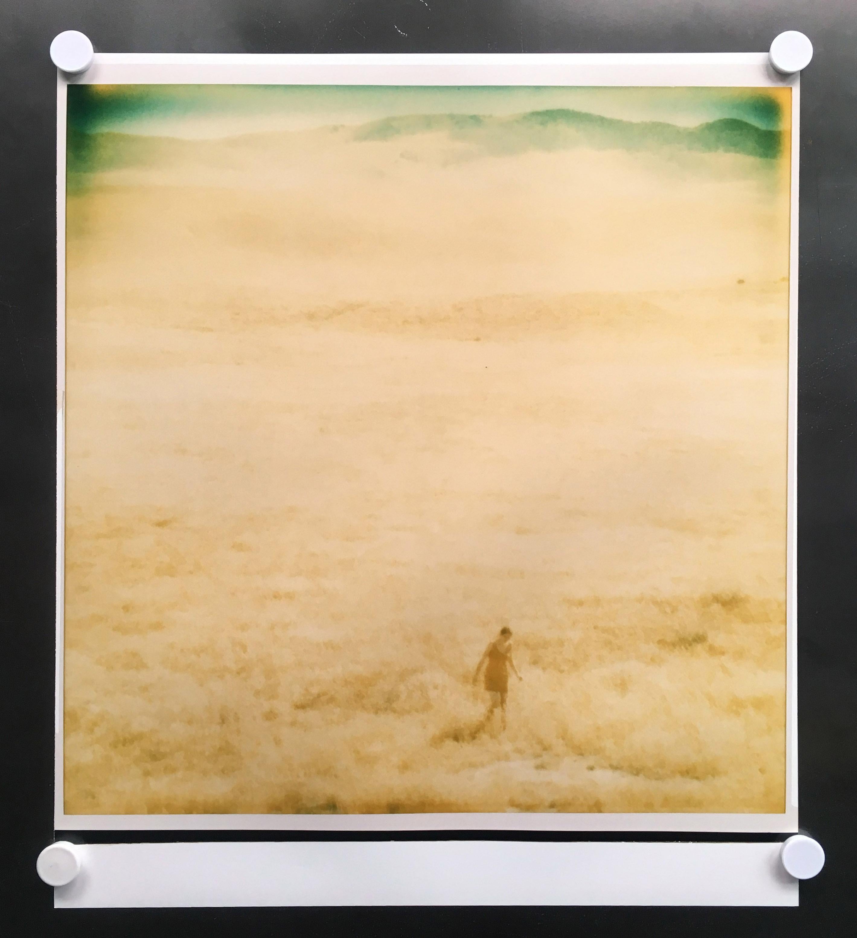 Stefanie Schneider Landscape Photograph – Ohne Titel (Oilfields) - analog, Feld, kalifornisch, zeitgenössisch