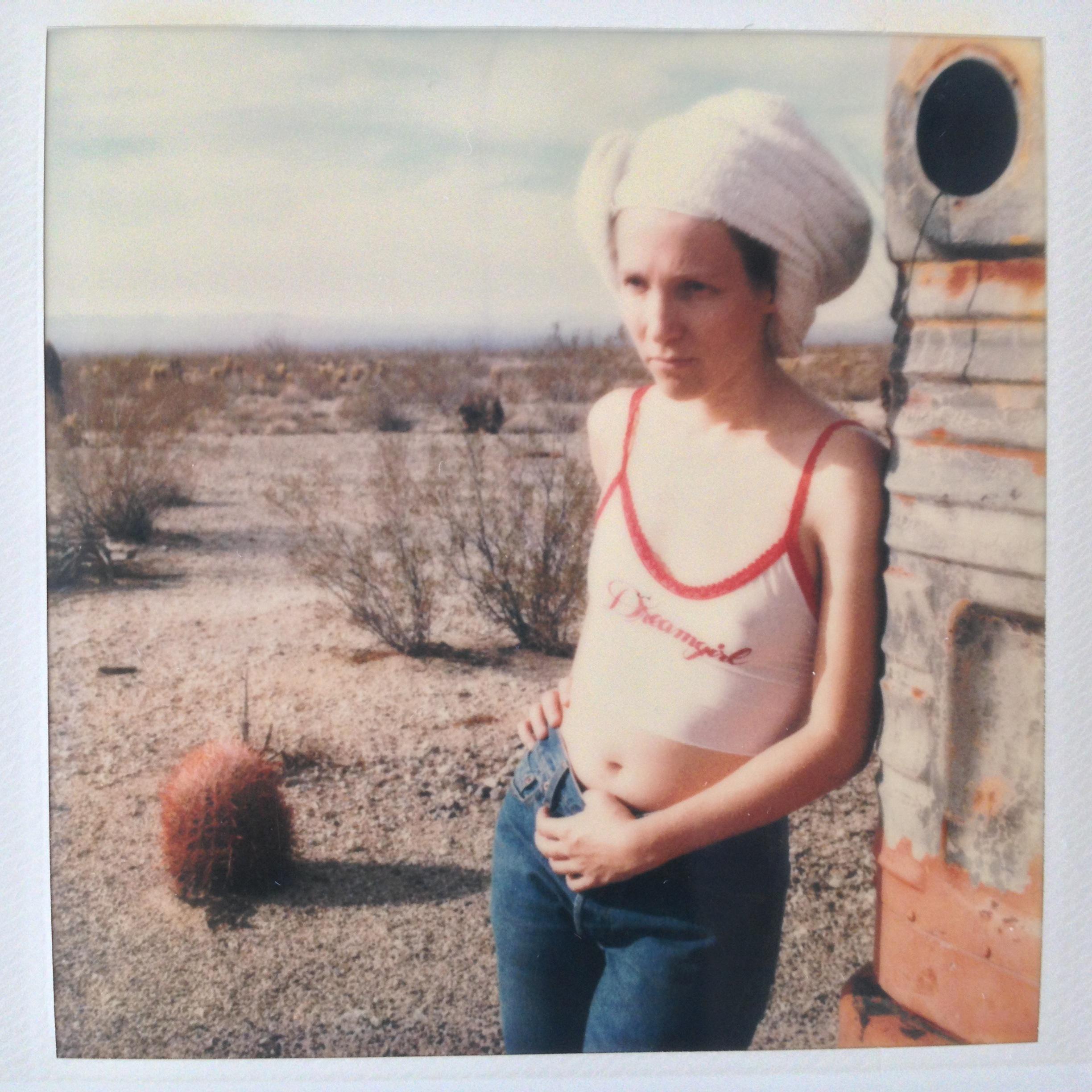 Stefanie Schneider Portrait Photograph – Ohne Titel - Original Polaroid Einzigartiges Stück