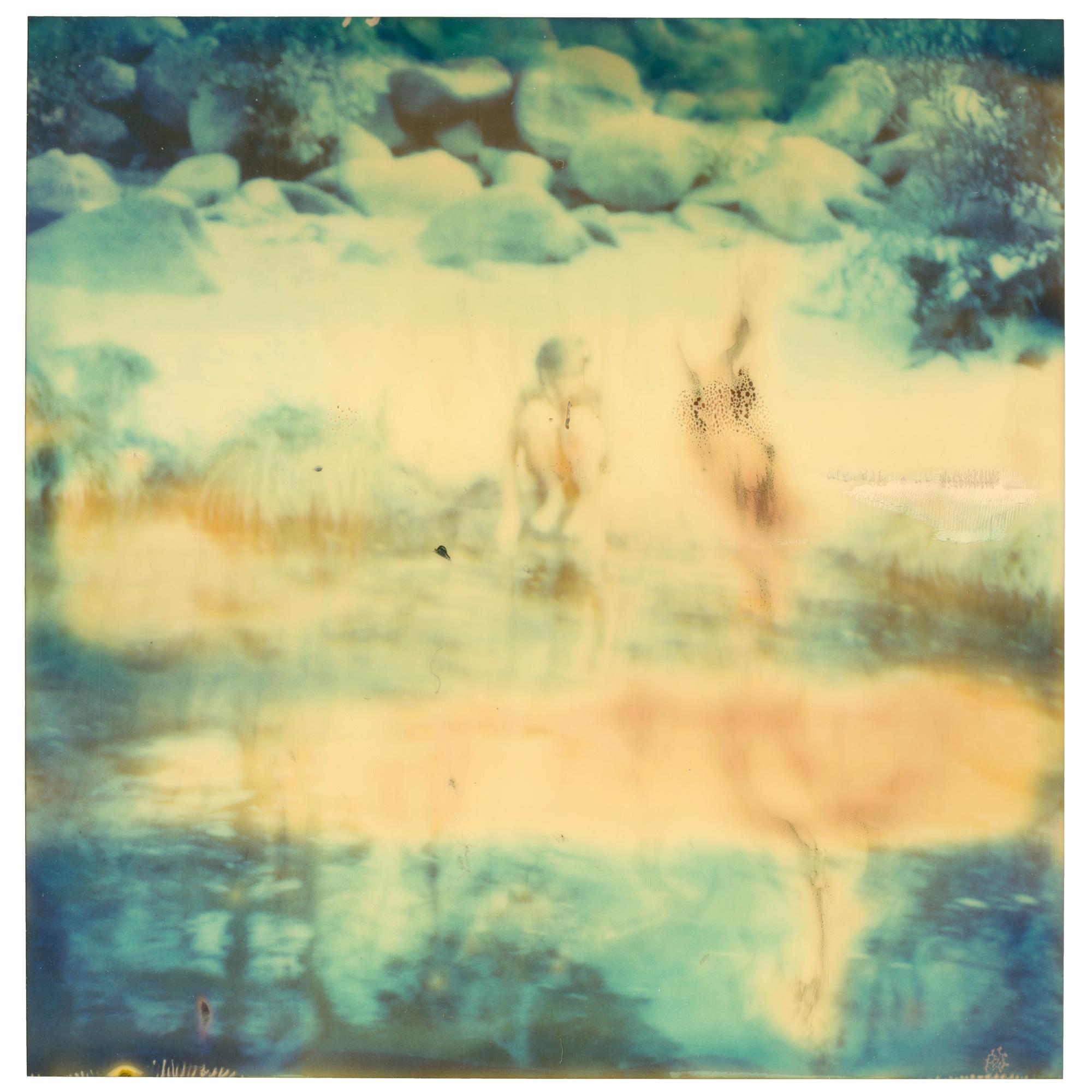 Stefanie Schneider Nude Photograph – Ohne Titel (Paradise) - Zeitgenössisch, Nackt, Männer, Polaroid