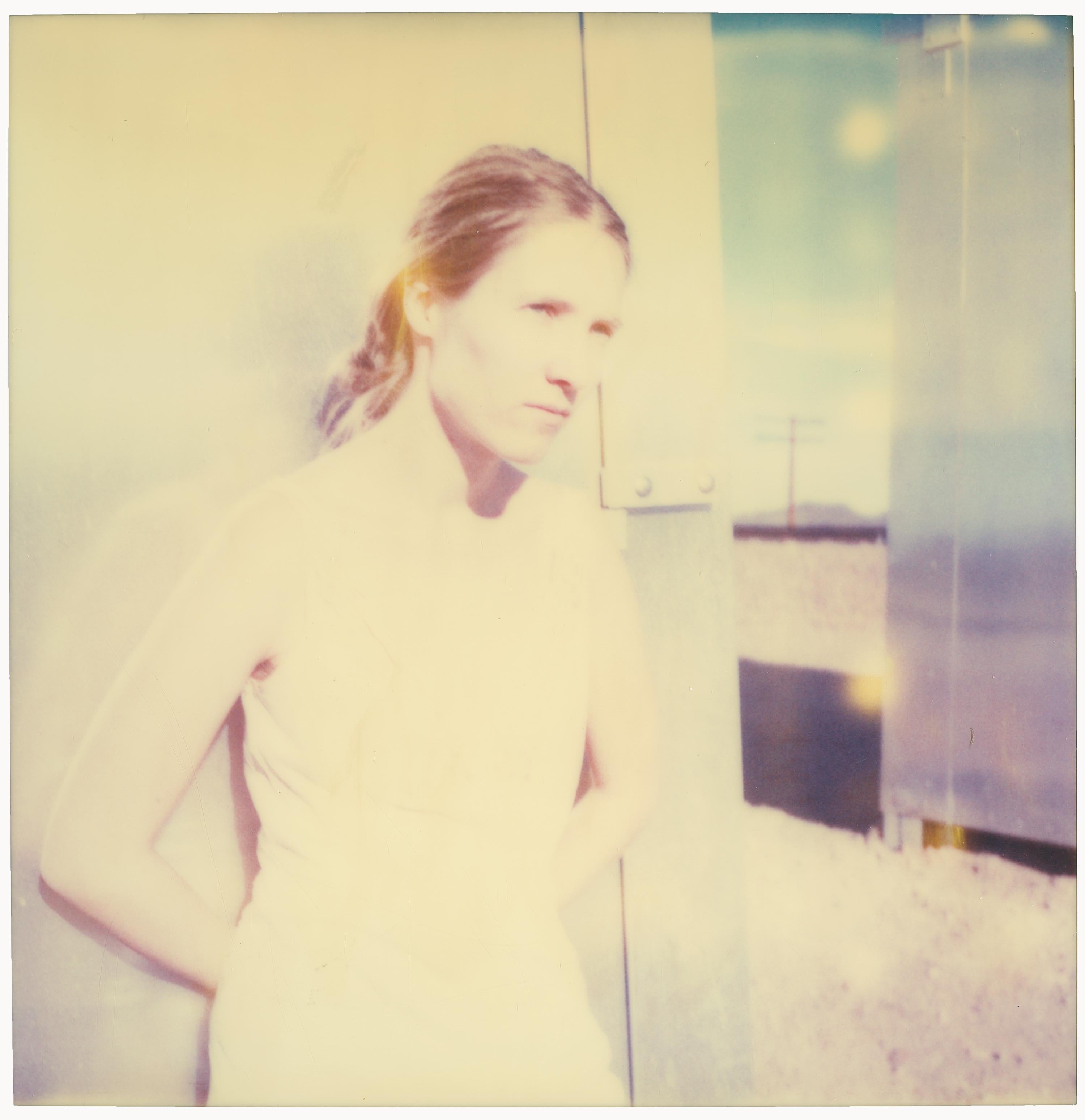Portrait Photograph Stefanie Schneider - Sans titre (Traintracks) - basé sur un Polaroid
