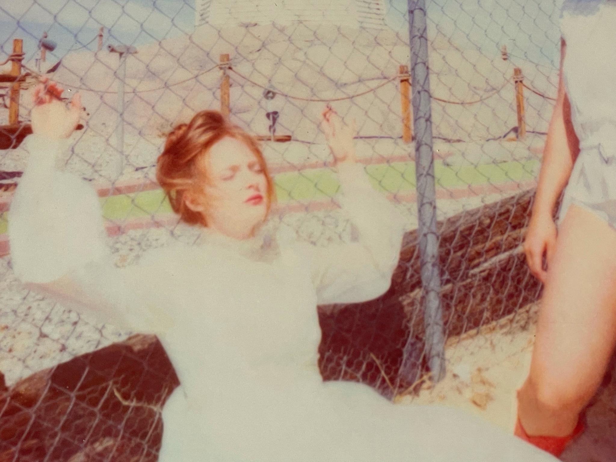 Giorno del matrimonio V (Finché morte non ci separi) - Color Photograph Beige di Stefanie Schneider