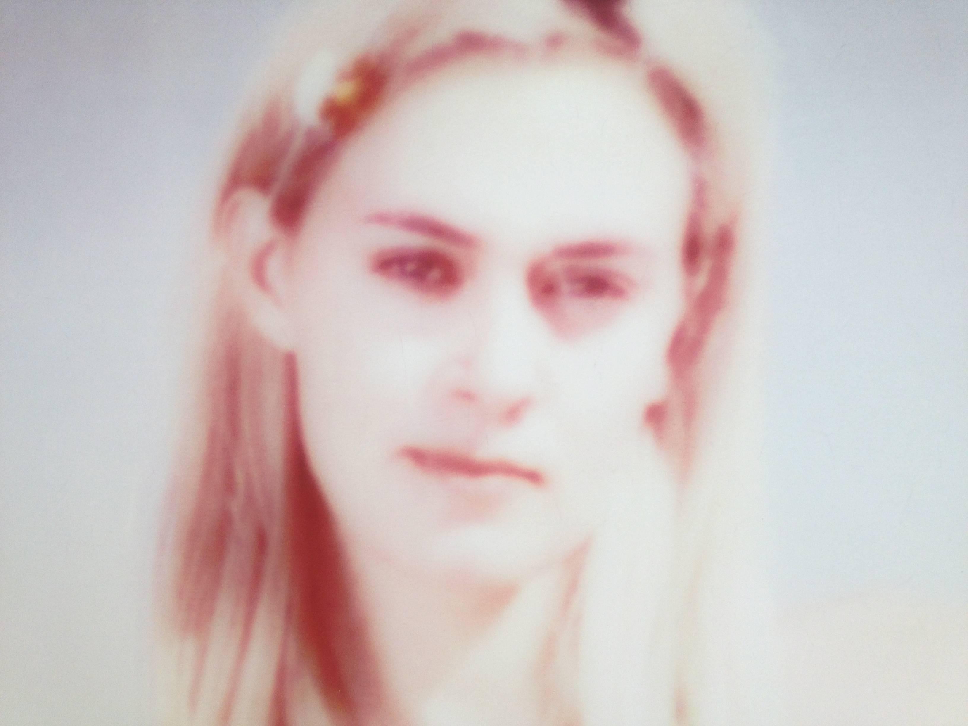 Vorticoso e silenzioso nello spazio (Heavenly Falls) - 21° secolo, Polaroid, Ritratto - Photograph Contemporaneo di Stefanie Schneider