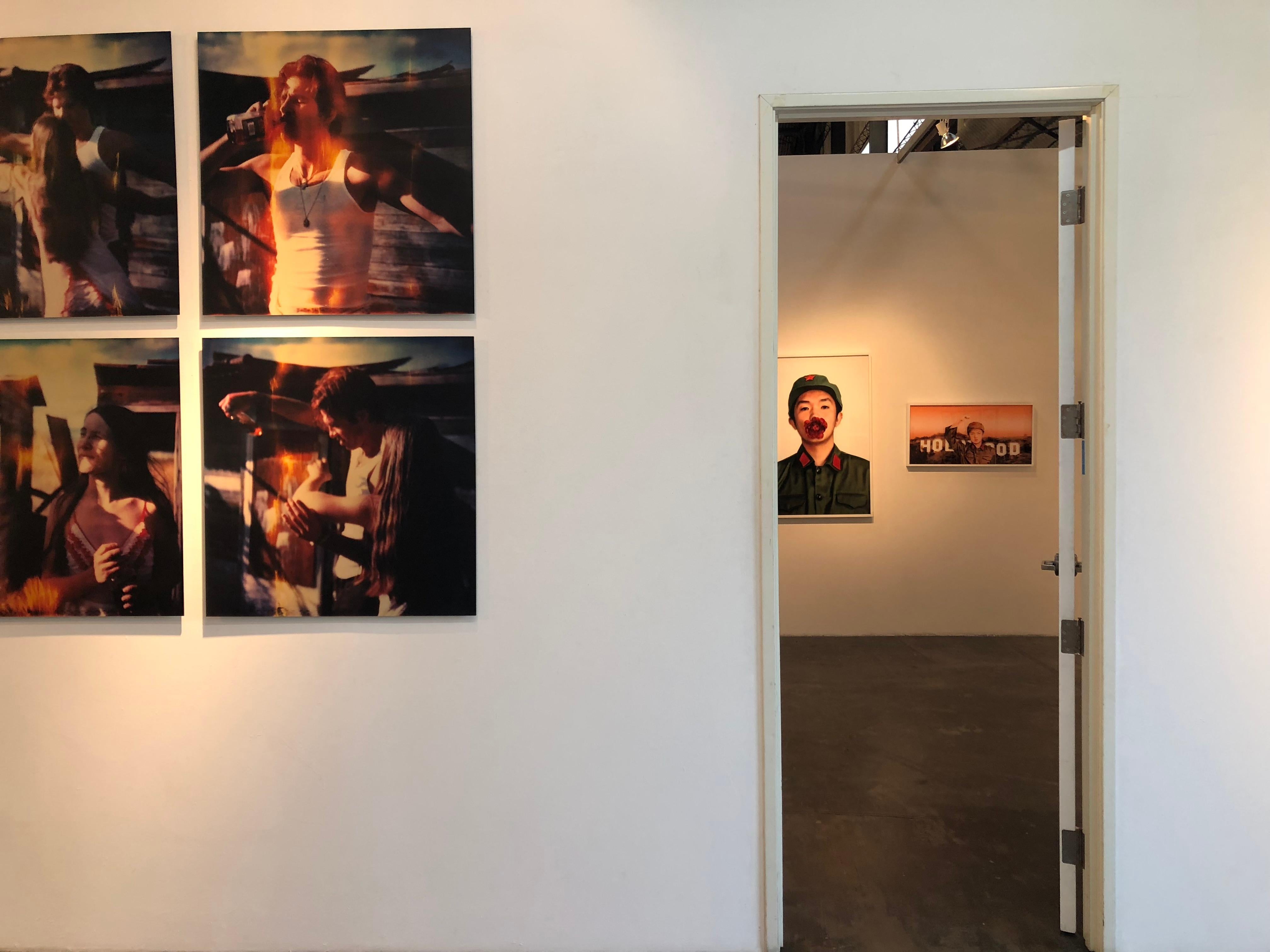Whisky Dance I - 8 pezzi, Contemporaneo, 21° secolo, Polaroid, Colore, Donne in vendita 7