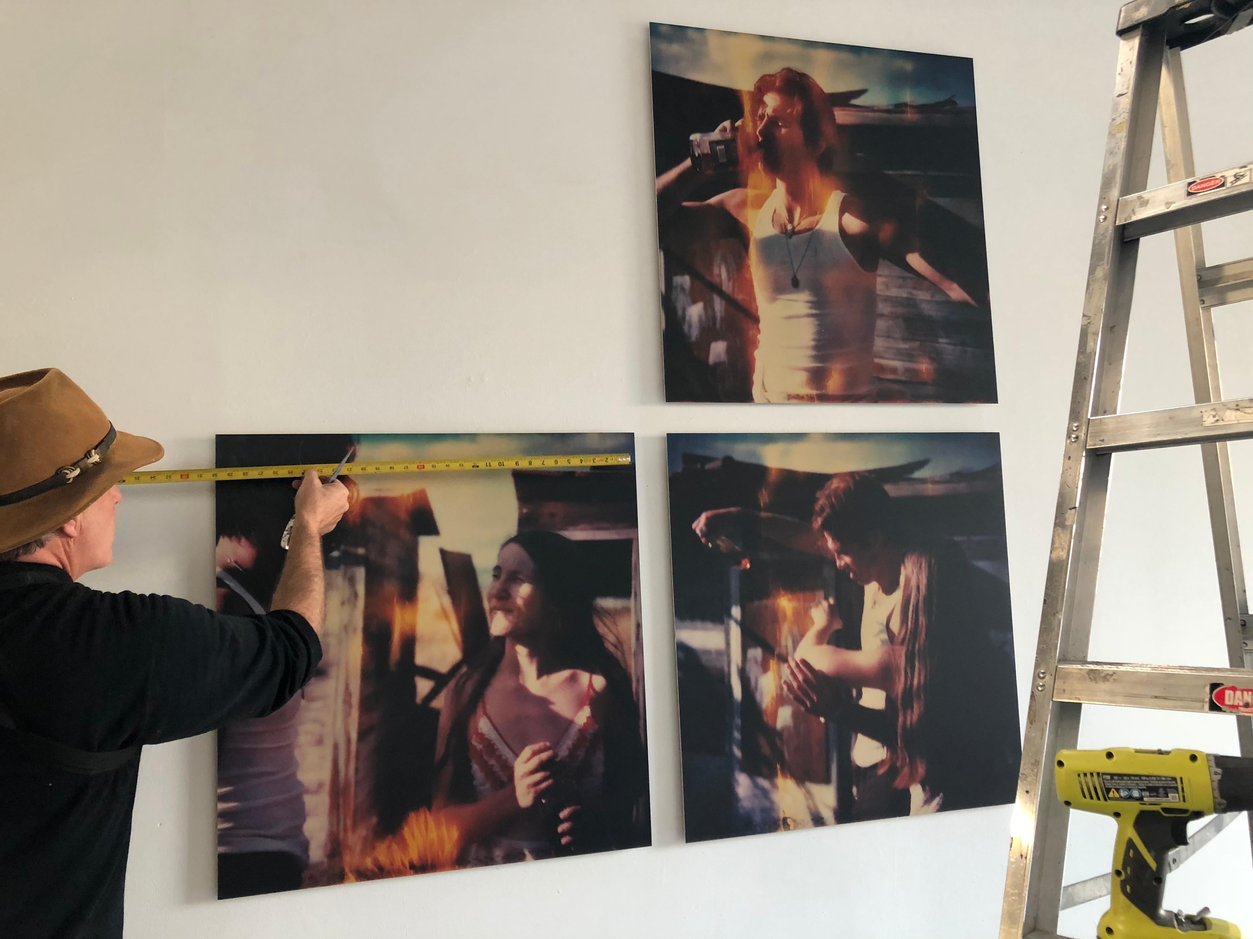 Whisky Dance I - 8 pezzi, Contemporaneo, 21° secolo, Polaroid, Colore, Donne in vendita 15