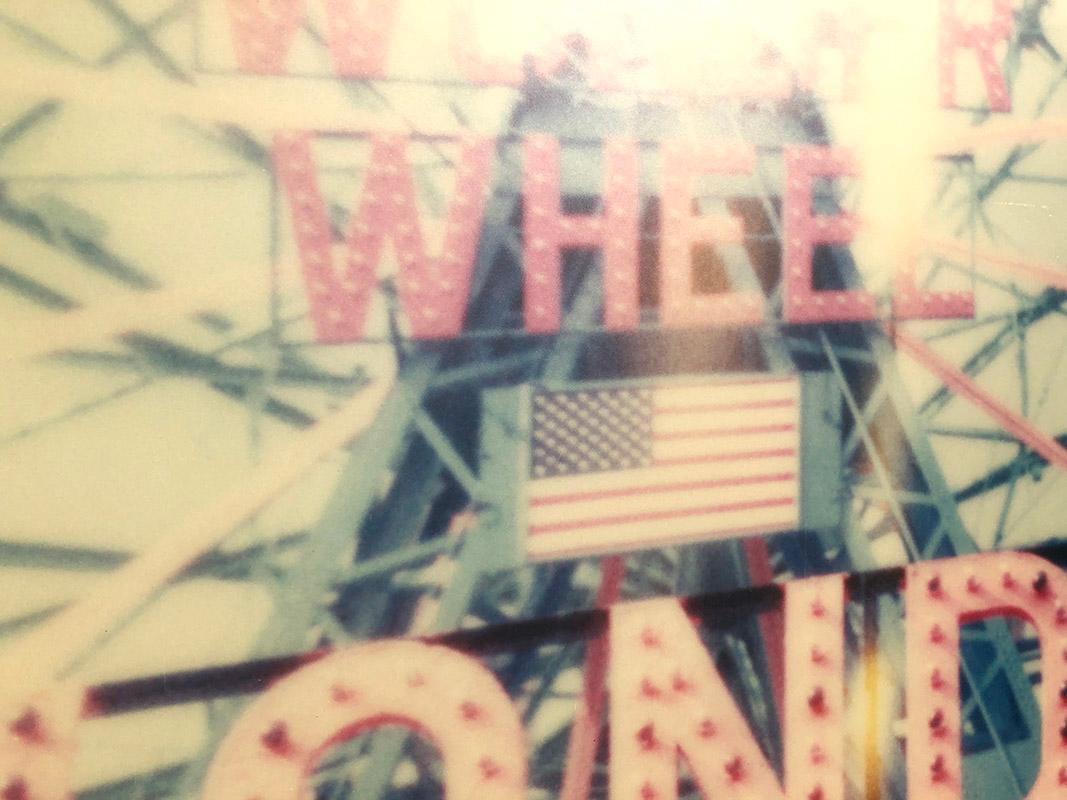 Wonder Wheel (Stay) – analoger, Vintage-Druck (Zeitgenössisch), Photograph, von Stefanie Schneider