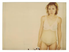 Du siehst mich - Radha Mitchell, Contemporary, Polaroid, Analog, Farbe, Fotografie