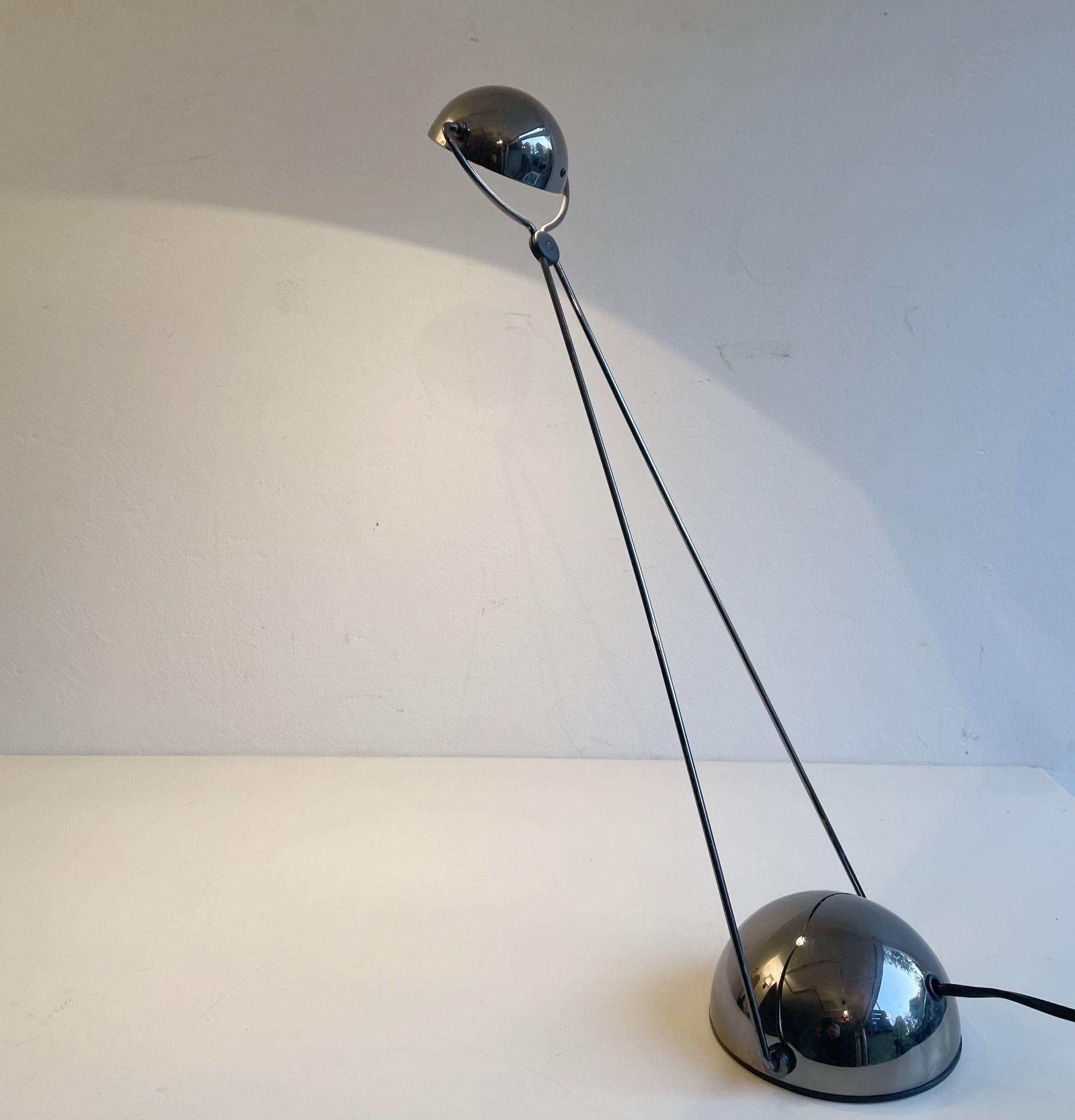 italien Stefano Cevoli lampe de bureau Meridiana by Paolo Piva chrome noir en vente