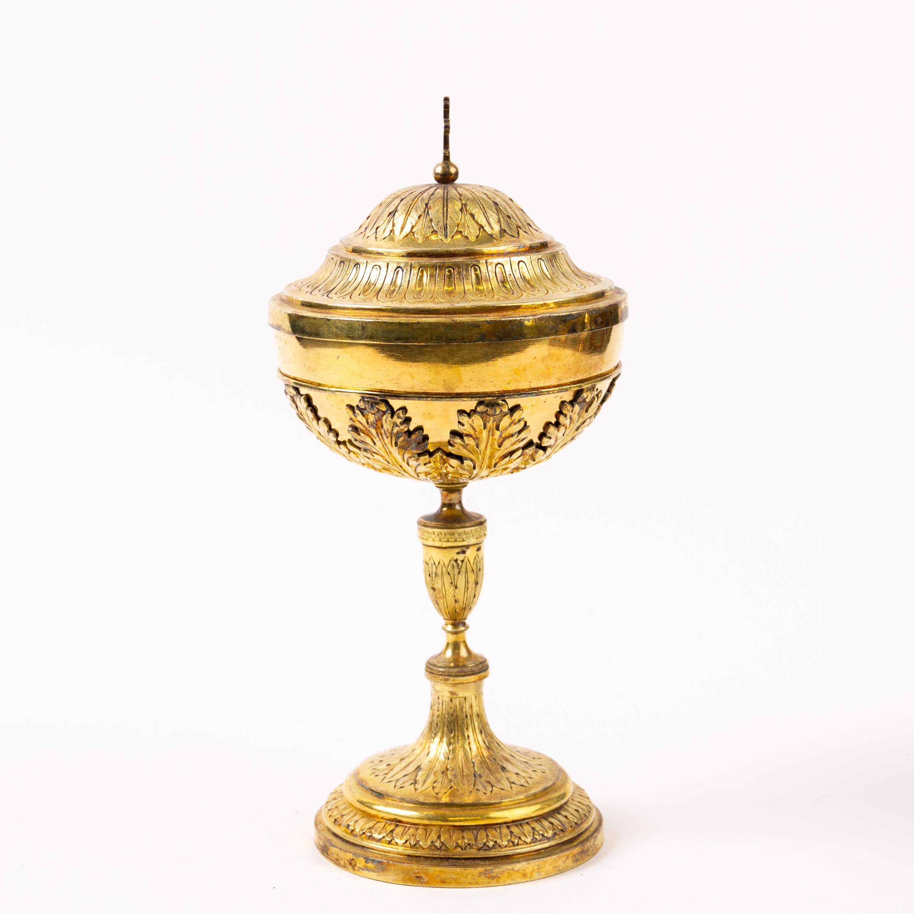 Stefano Sciolet II (ca. 1830 Rome) 889 Silver Gilt Ciborium with Papal Marks In Good Condition For Sale In Nottingham, GB