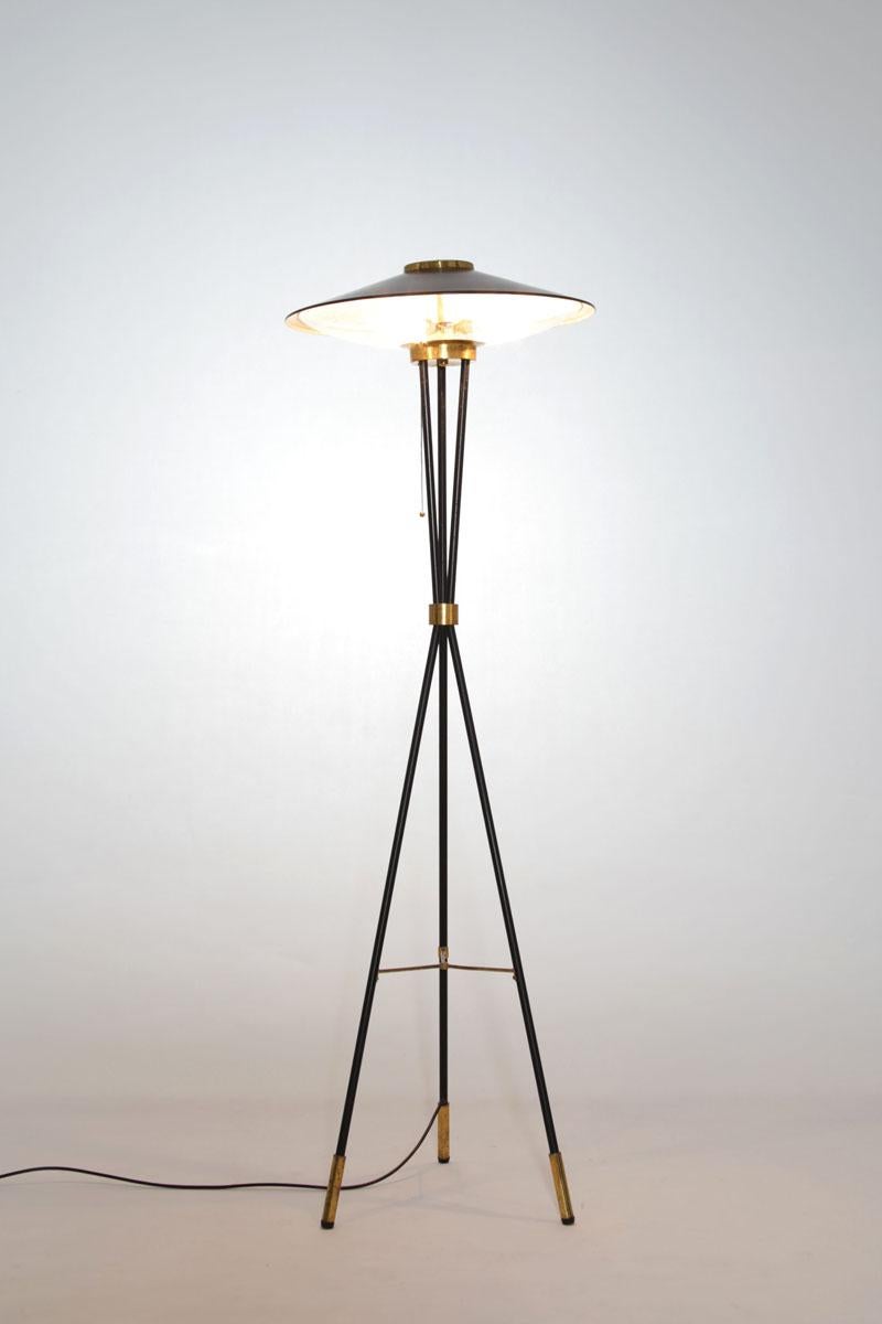 Mid-Century Modern Stehleuchte, Entwurf Und Herstellung Durch Stilnovo, Italien, 1950s, JahreFloor  For Sale