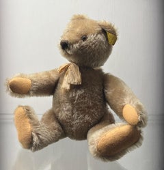 Ours Steiff