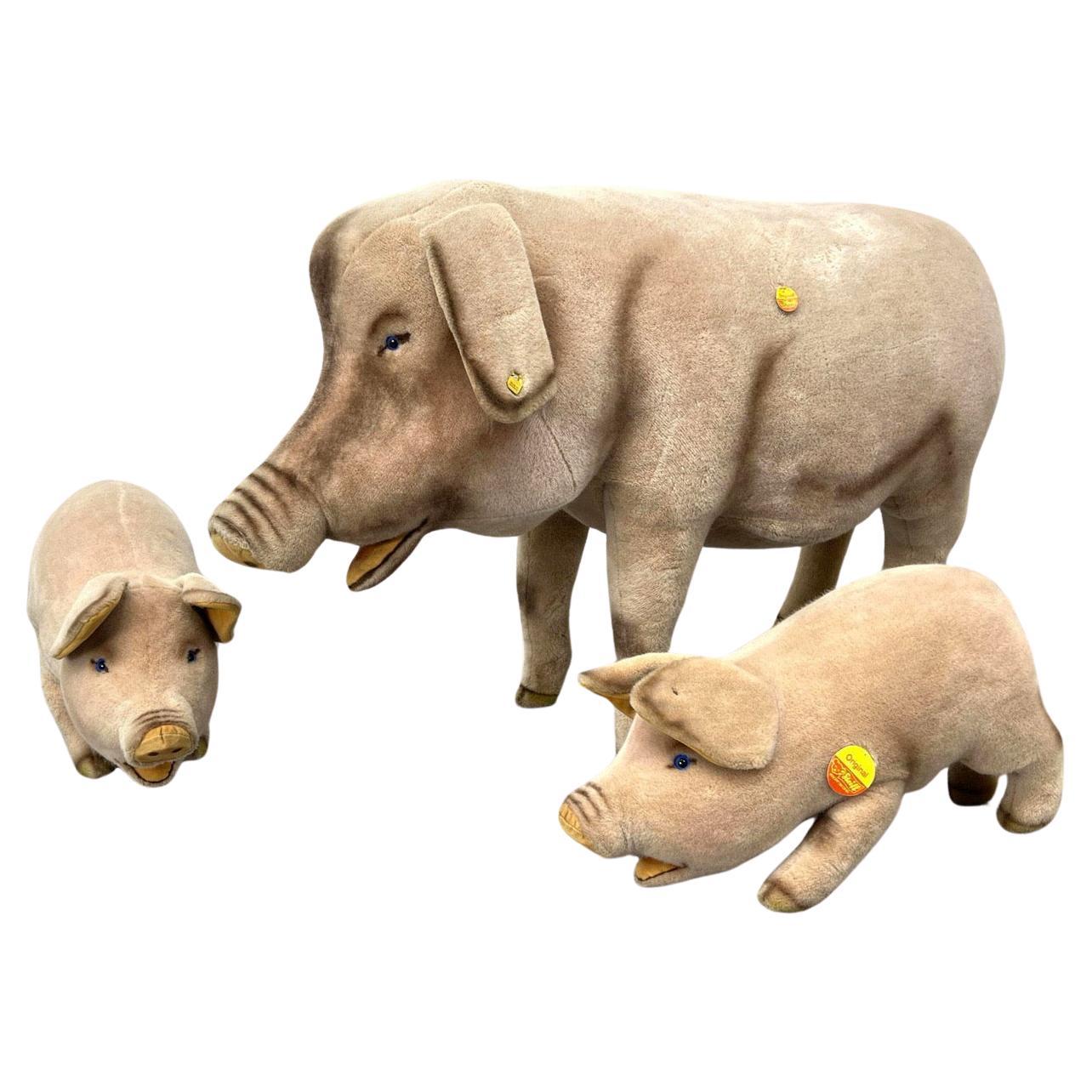 Steiff Mother Pig and Piglets Soft Figural Sculptures, Mohair, Germany.