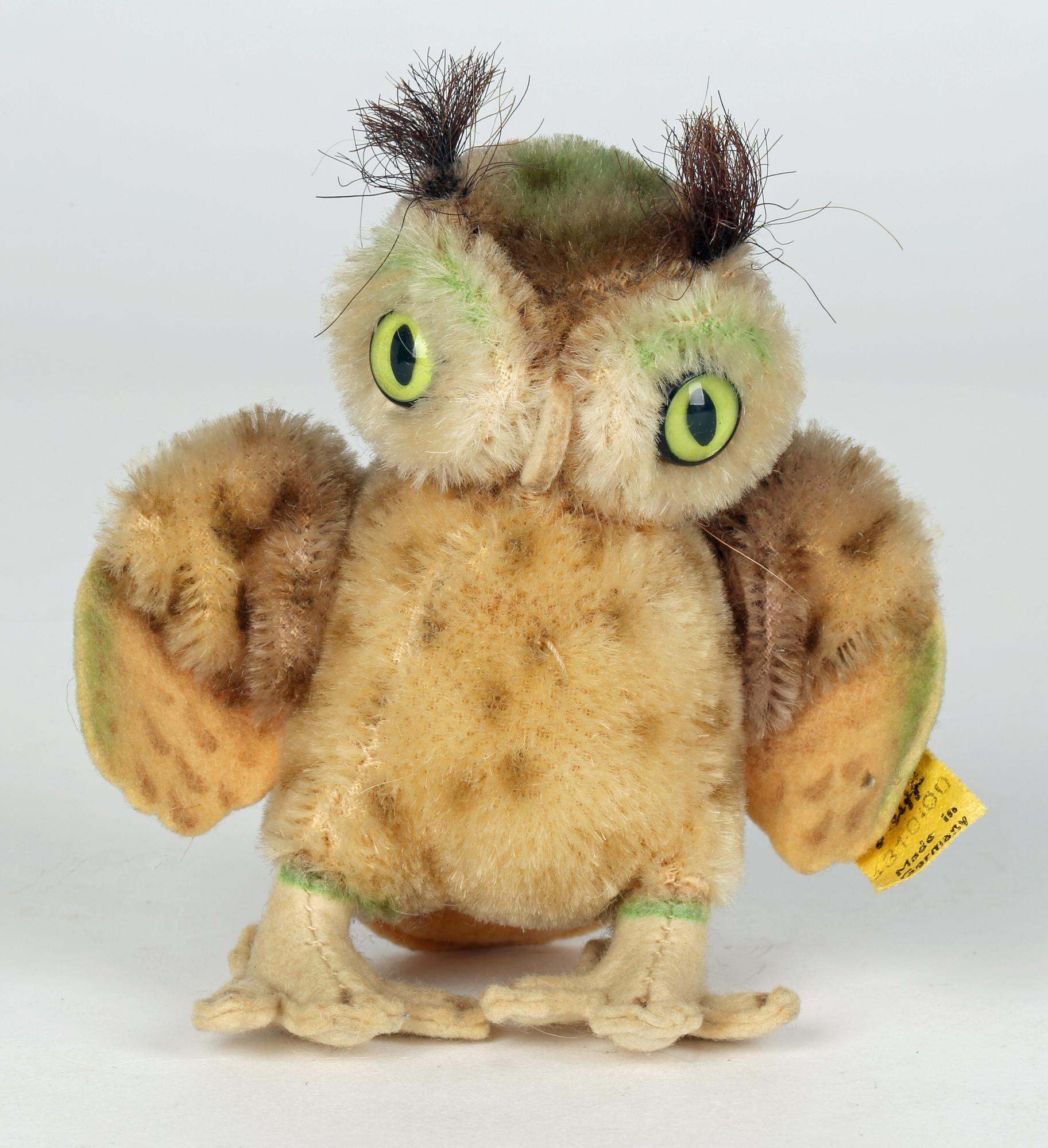 Steiff Vintage Wittie the Owl Small Mohair Figure with Label In Good Condition In Bishop's Stortford, Hertfordshire