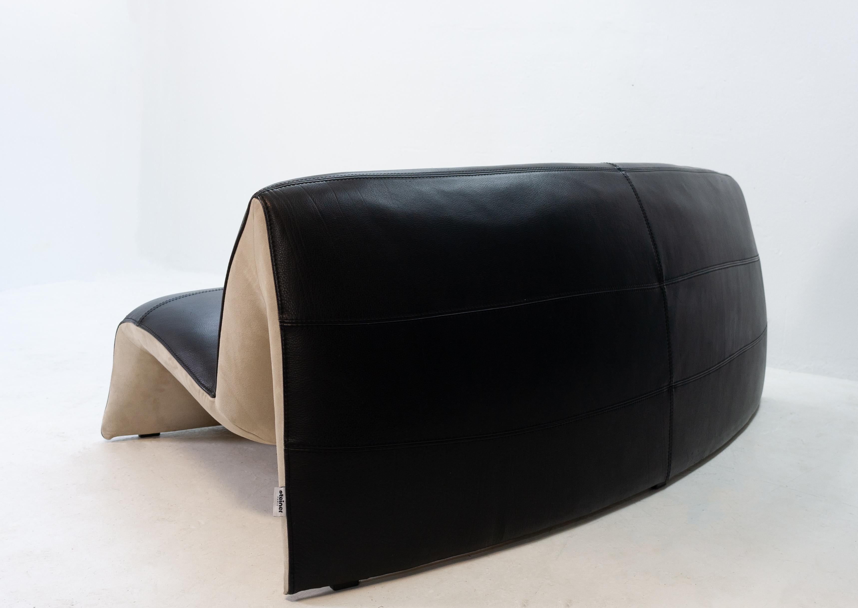 Steiner Paris Canapé en cuir incurvé Modèle Rivoli Bon état à Den Haag, NL