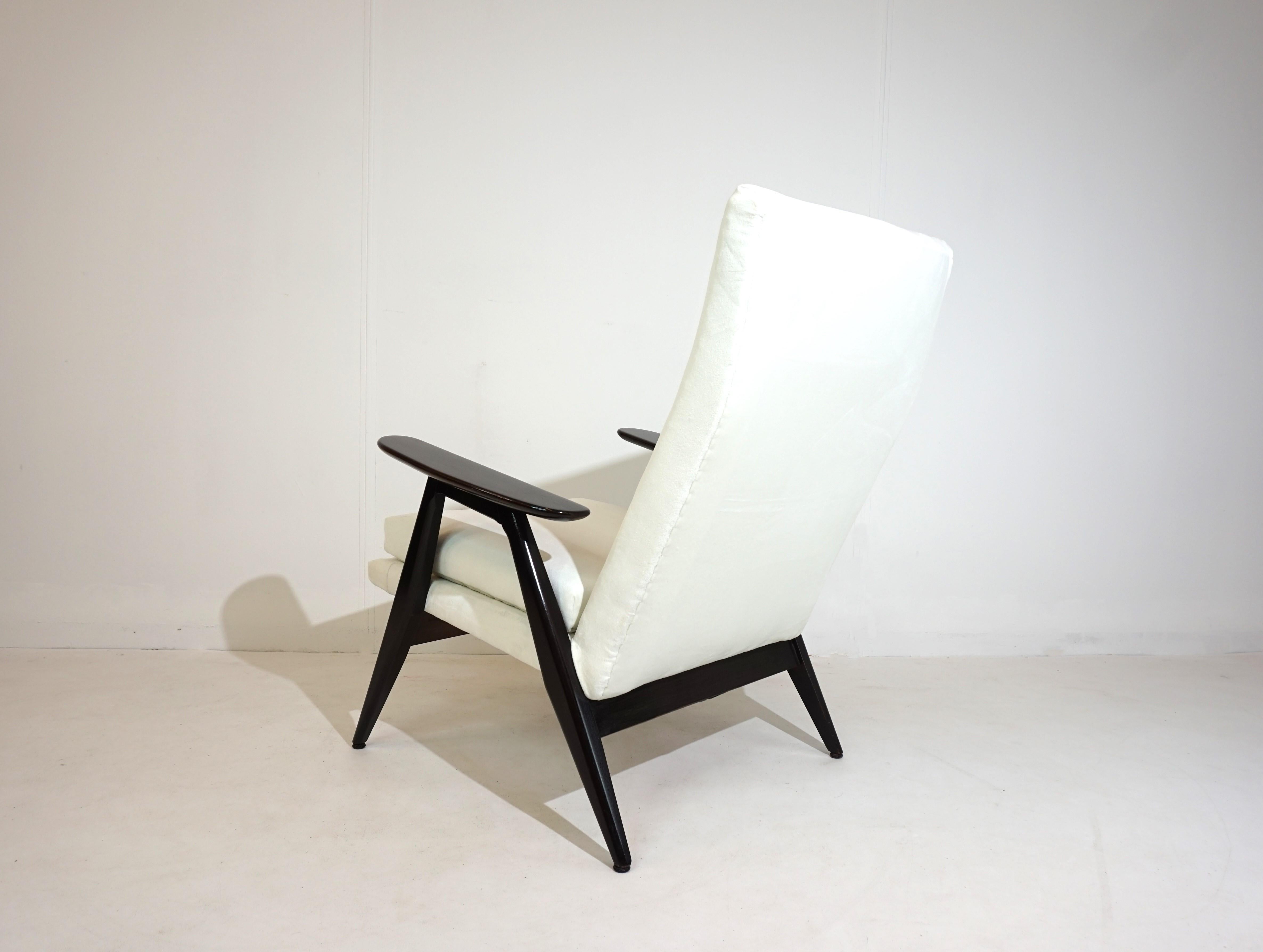 Mid-Century Modern Steiner SK640 lounge chair by Pierre Guariche For Sale