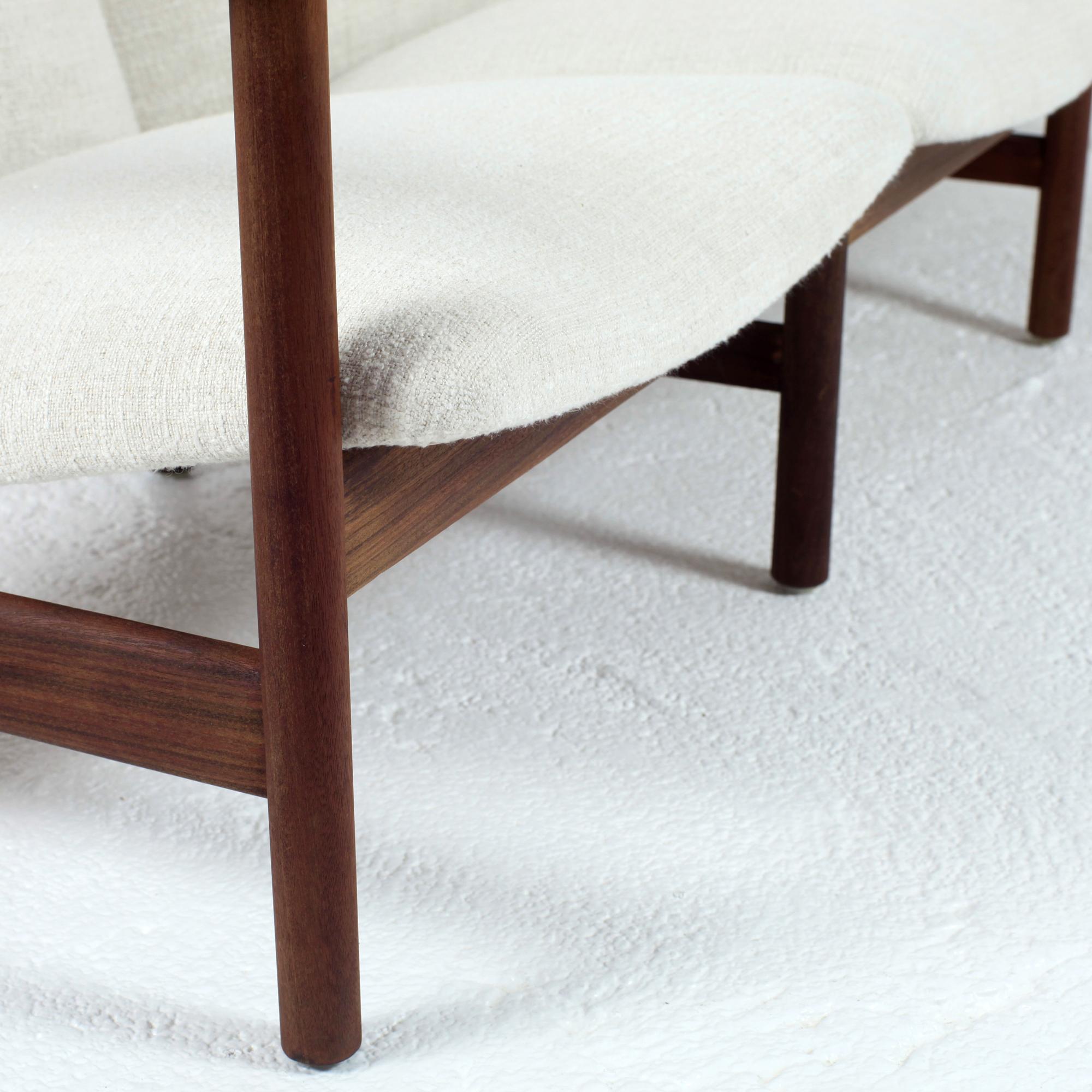Sofá Steiner Estructura de madera maciza y tela Pierre Frey, Francia, años 60 en venta 4