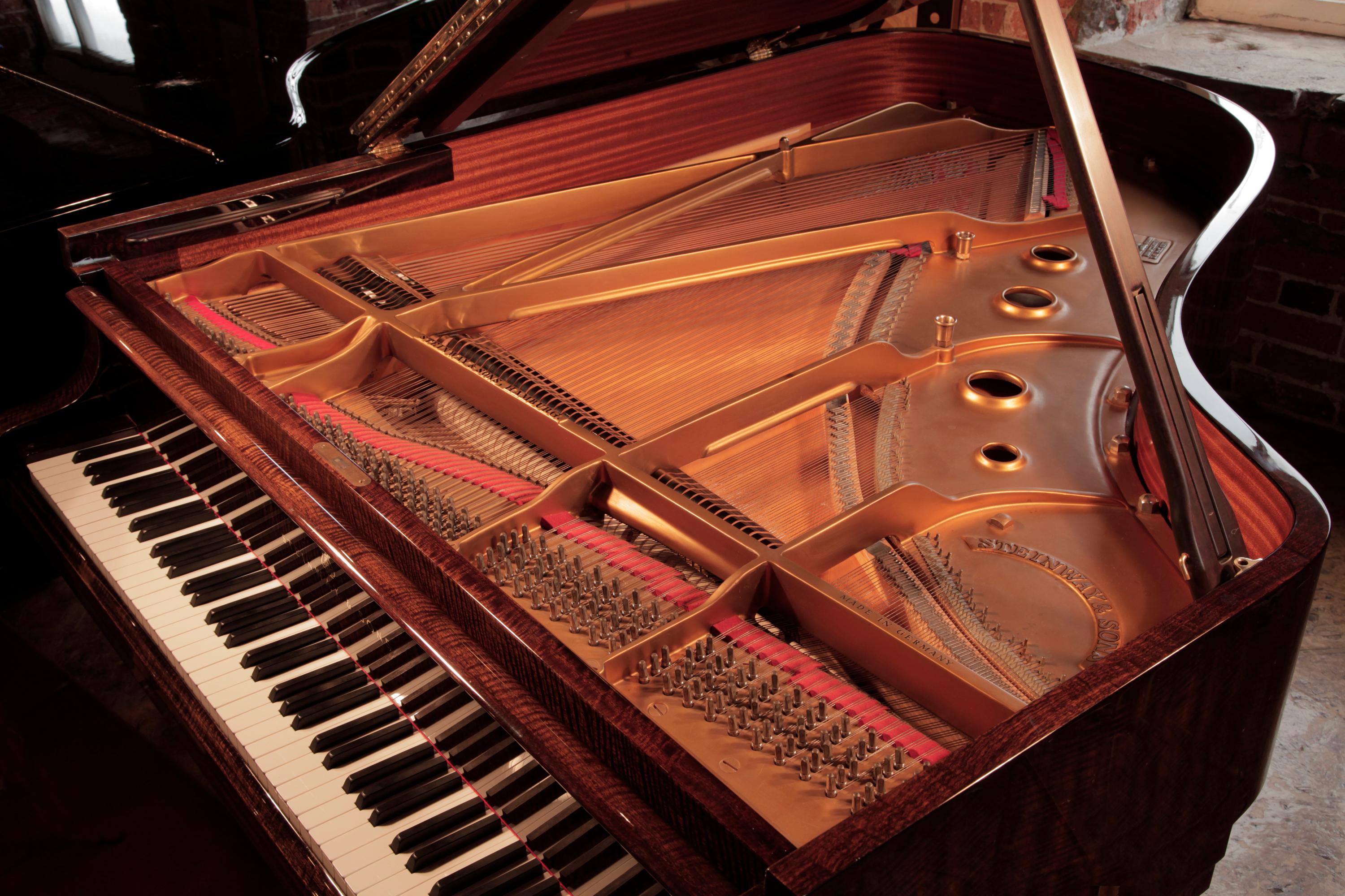 Piano à queue Steinway Model No A en acajou tigré de qualité en vente 2