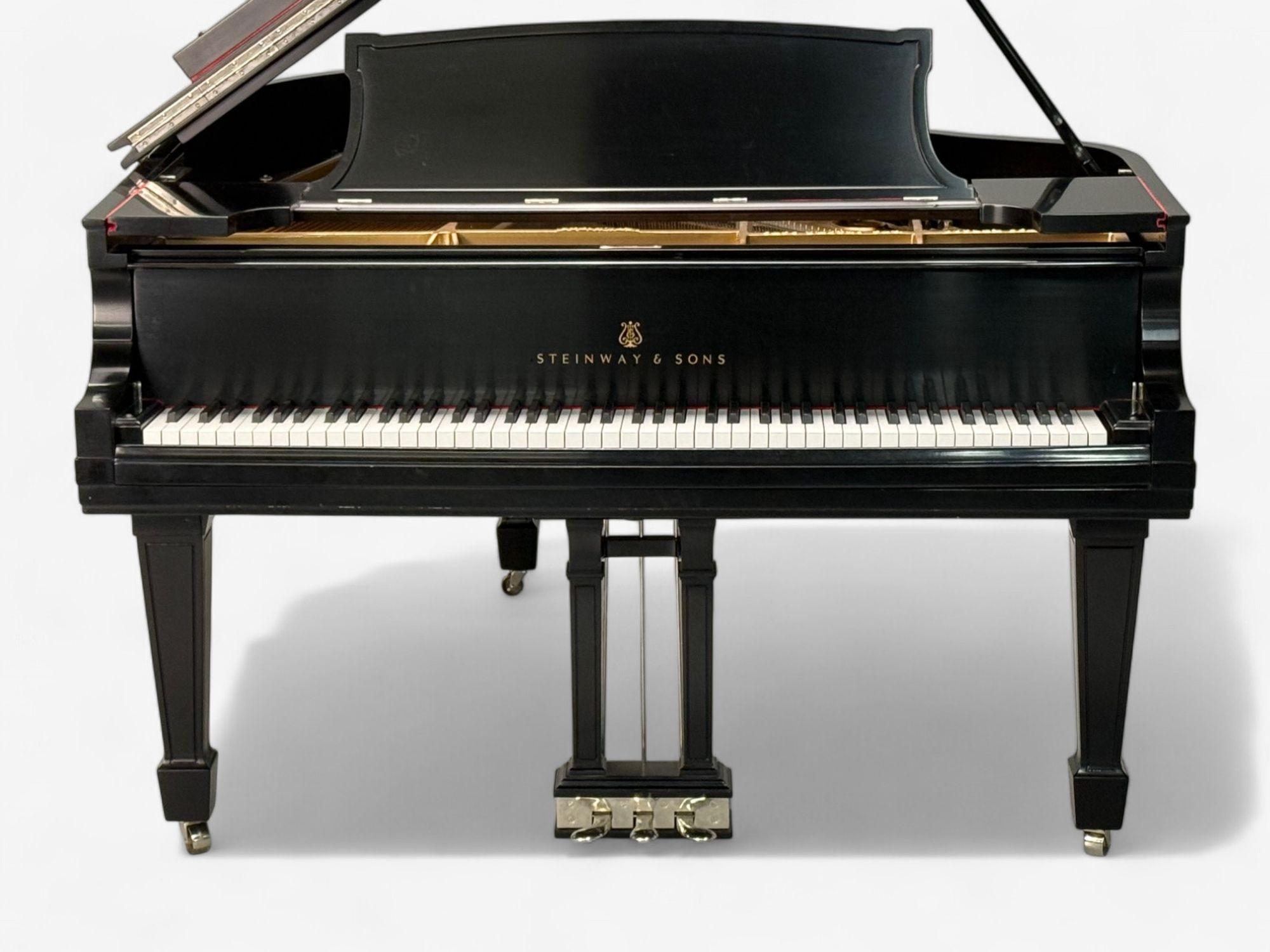 Steinway & Sons, Baby Grand Model O Piano, entièrement remis à neuf, 1911 Bon état - En vente à Manhasset, NY