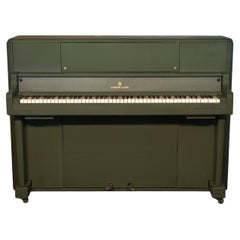 Steinway Victory Vertical Piano Olive Drab Airdropped to Troops During WWII (en anglais)