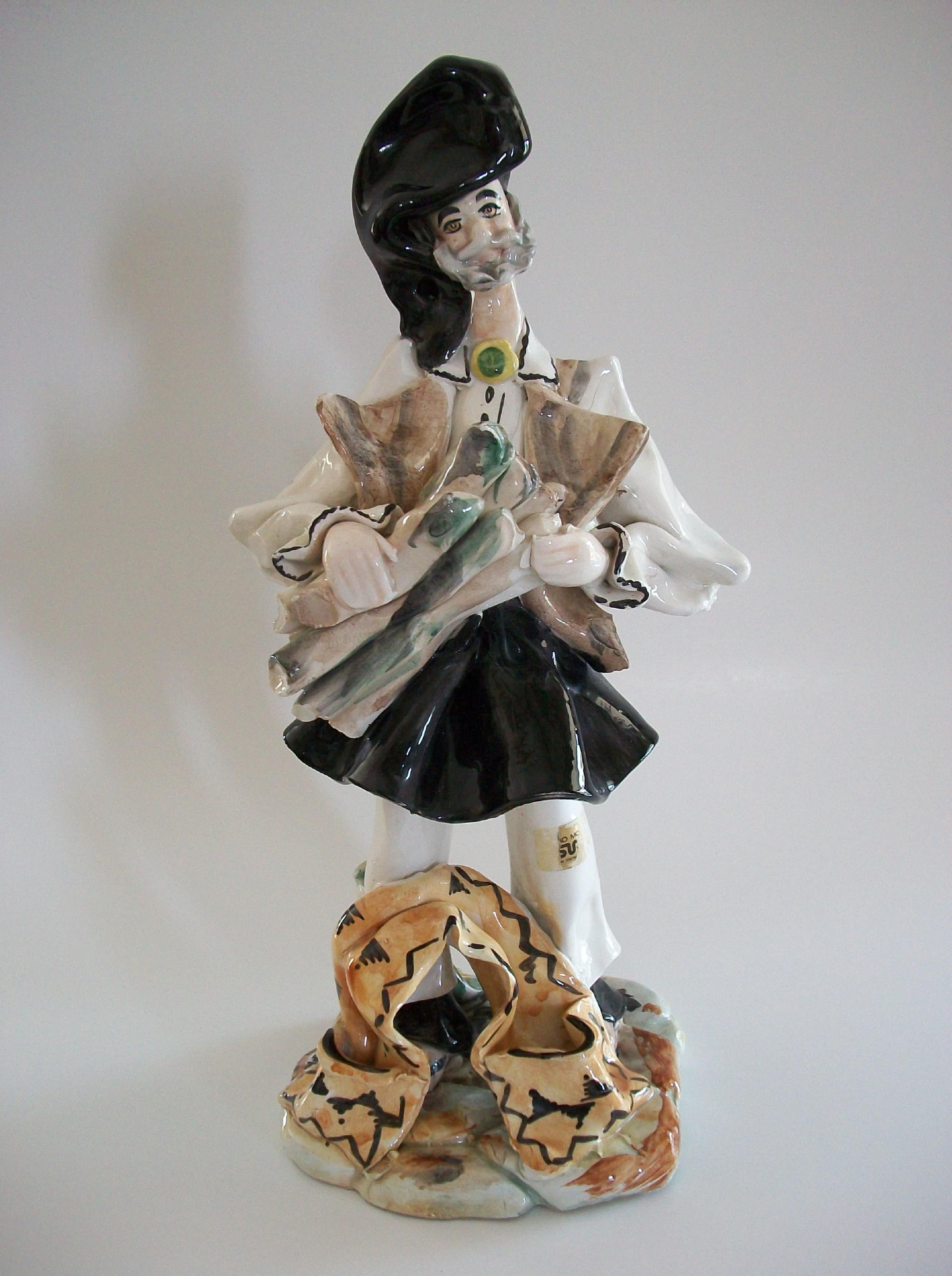STELIO MOLA - Handbemalte Majolika-Figur aus Sardinien - Italien - Mitte 20. im Angebot 2