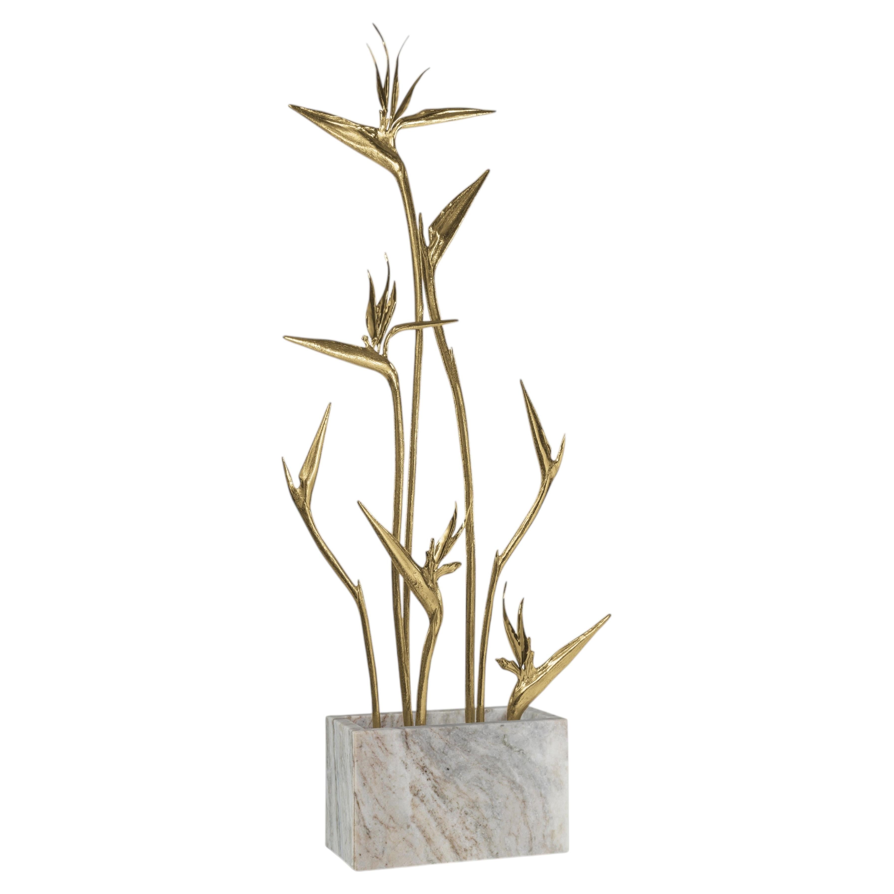 Stella 7 – Egeo Ondulato Marble Vase with Sculptural Brass Florals For Sale