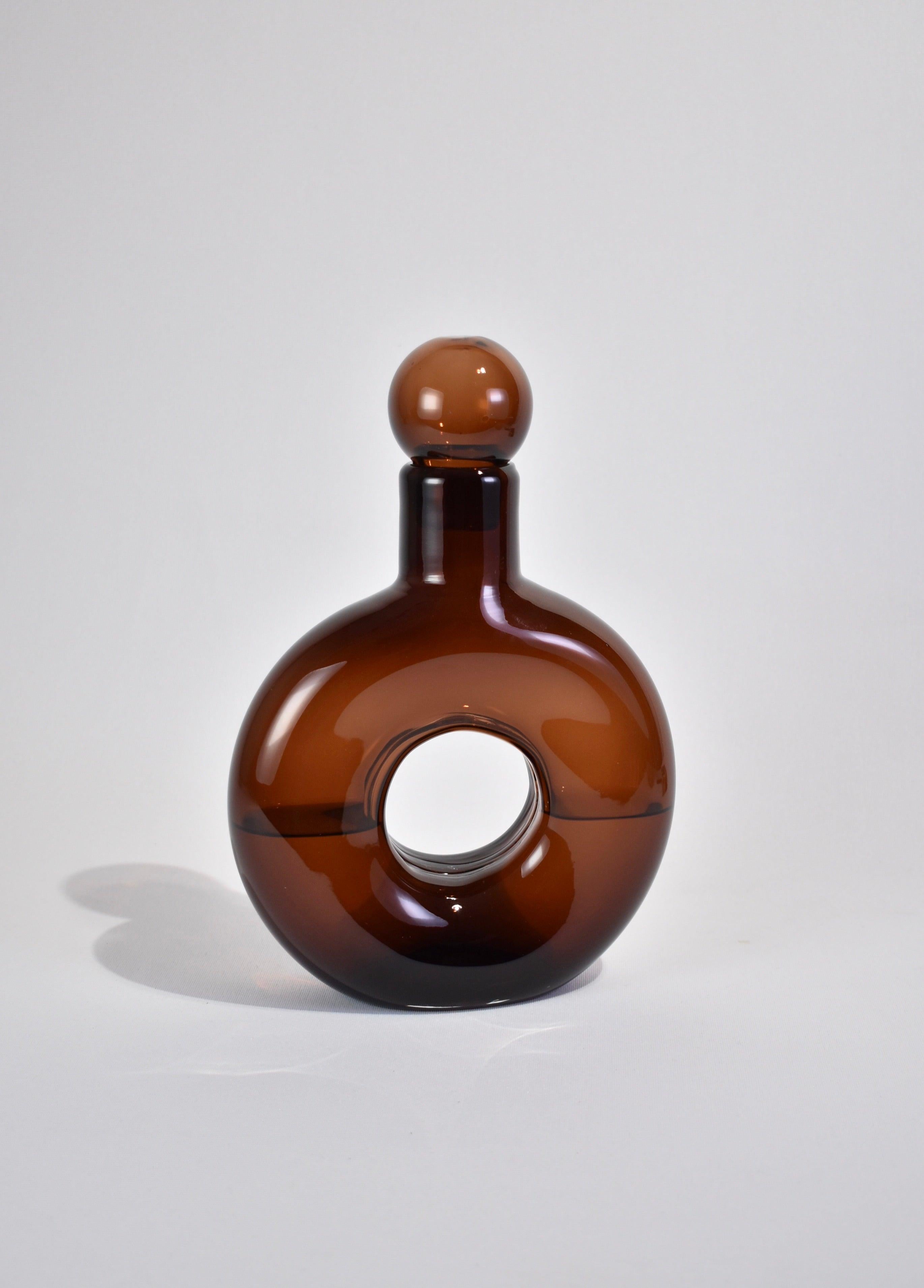 Stella-Dekanter aus Umber (amerikanisch) im Angebot