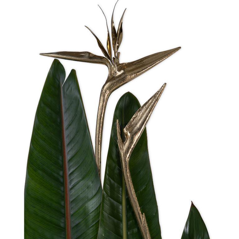 Fait main Stella IV - Vase en marbre vert forêt avec sculptures florales en laiton en vente