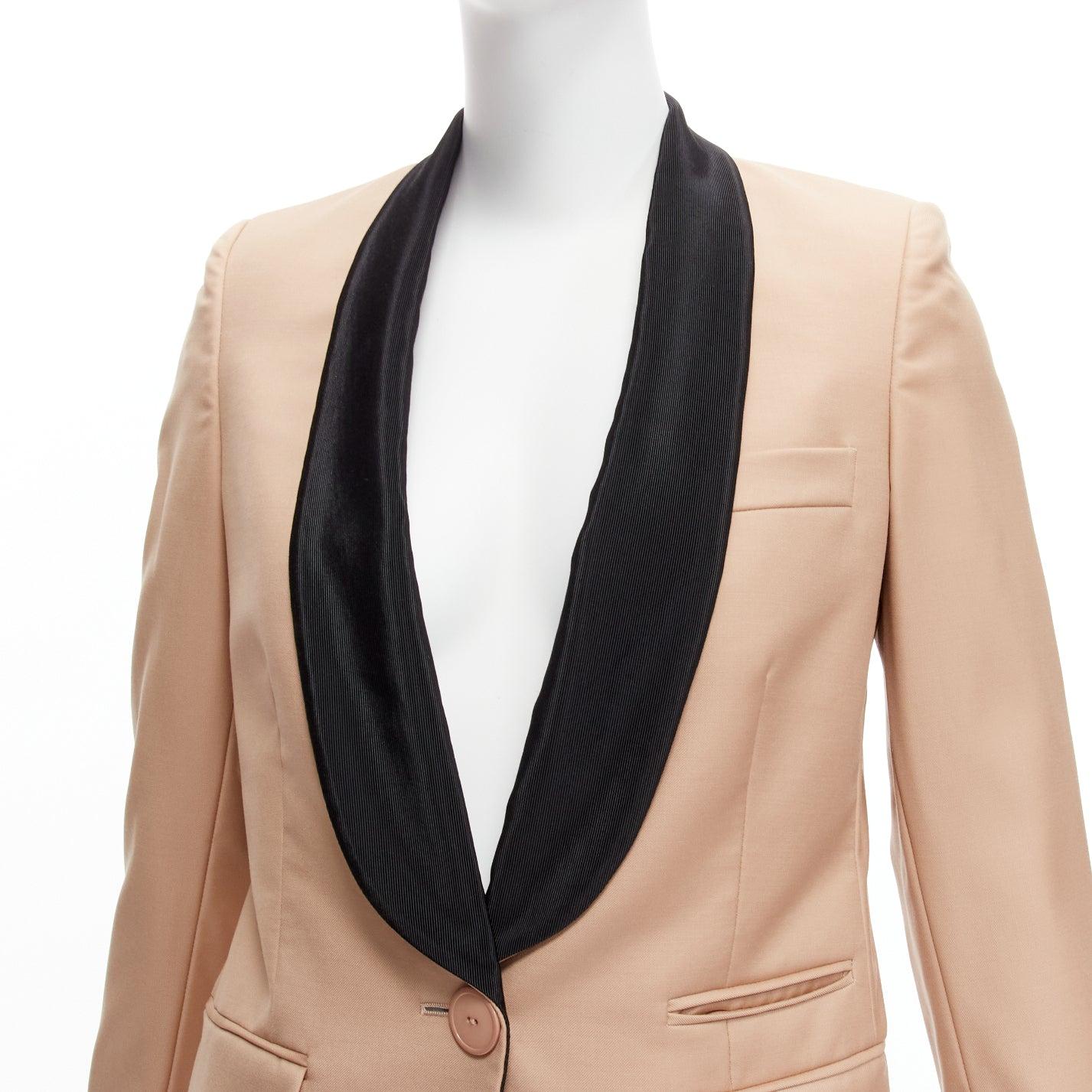 STELLA MCCARTNE blazer tux à col châle et poches multiples en laine nude IT36 XXS
Référence : LNKO/A02176
Marque : Stella McCartney
Designer : Stella McCartney
Collection : 2011
MATERIAL : Laine, viscose
Couleur : Beige, Black
Motif :