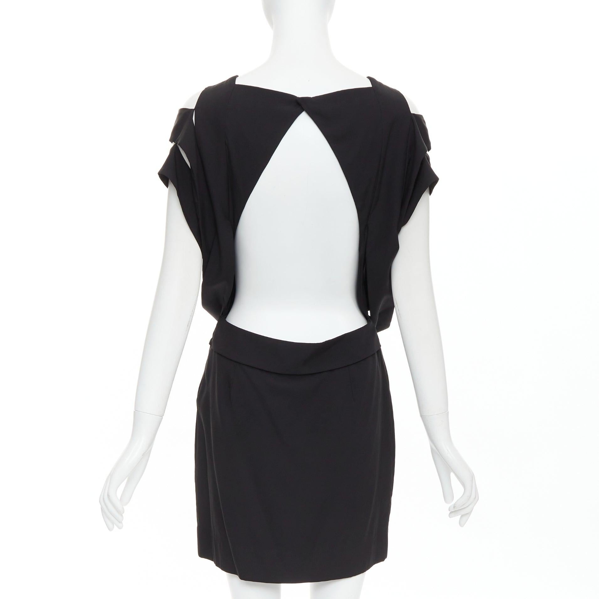 STELLA MCCARTNEY 2008 black silk intrecciato woven open back dress IT40 S
Reference: CC/A00448
Brand: Stella McCartney
Designer: Stella McCartney
Model: ACH 1380
Collection: 2008
Material: Silk, Blend
Color: Black
Pattern: Solid
Closure: Zip
Lining: