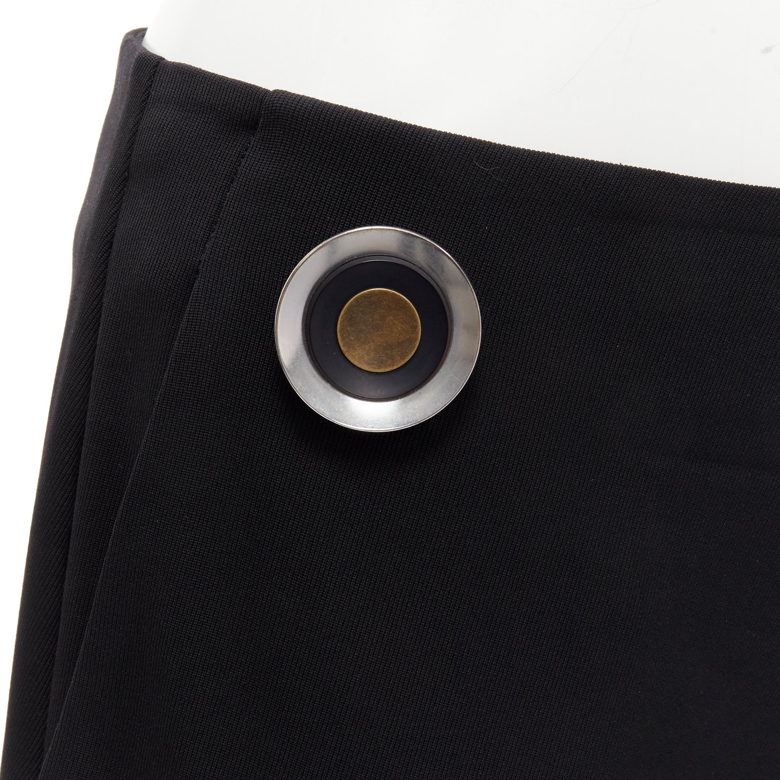 STELLA MCCARTNEY 2015 pantaloni a gamba larga in lana nero argento impreziositi da bottoni IT40 S
Riferimento: YNWG/A00117
Marchio: Stella McCartney
Collezione: 2015
Materiale: Lana
Colore: nero
Modello: Tinta unita
Chiusura: zip
Dettagli extra: