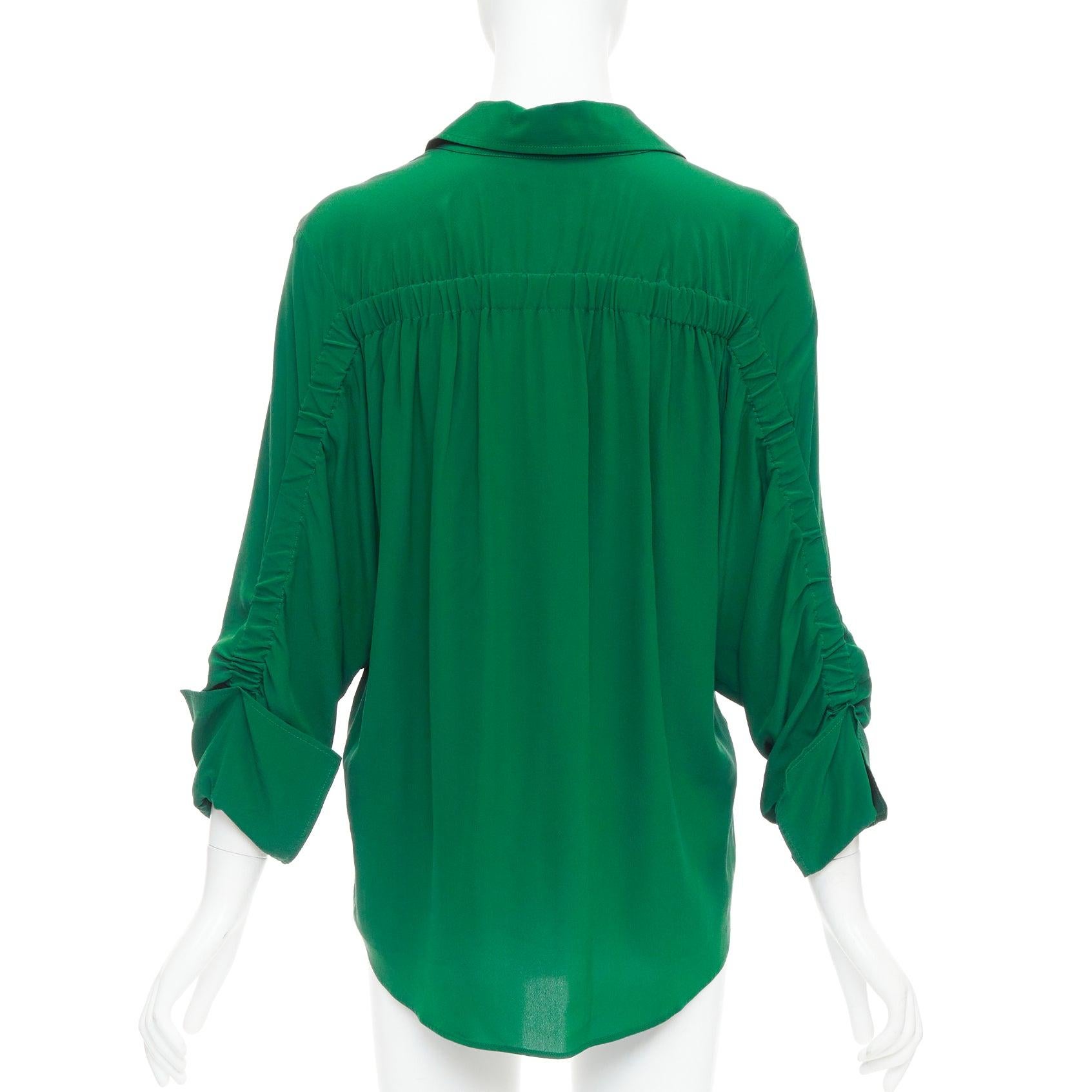 De las mujeres STELLA MCCARTNEY 2017 kelly green 100% silk ruched sleeves dress shirt IT34 XXS en venta