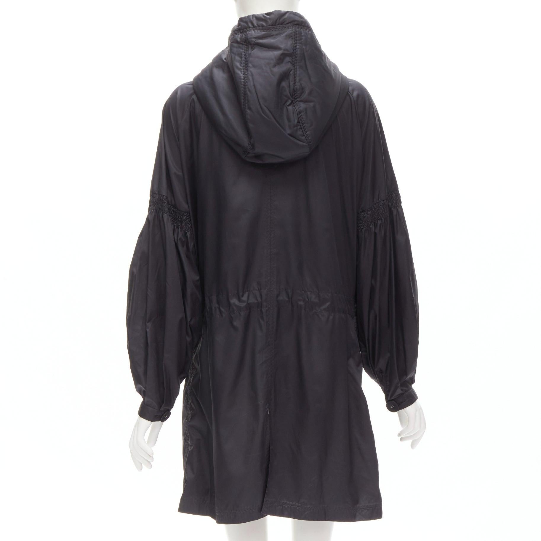 De las mujeres STELLA MCCARTNEY ADIDAS Chaqueta cortaviento anorak de nailon ligero con volante plisado S en venta