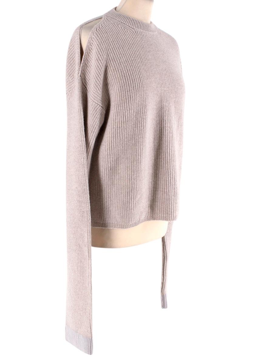  Stella McCartney Beige Cable Knit Oversize Jumper
 

 - Round neck, long sleeve
 - Chunky cable knit 
 - Slit shoulders and hemline 
 - Contrast cuffs in light grey
 - Relaxed silhouette 
 

 Materials: Virgin Wool 
 Made in Romania
 Professional