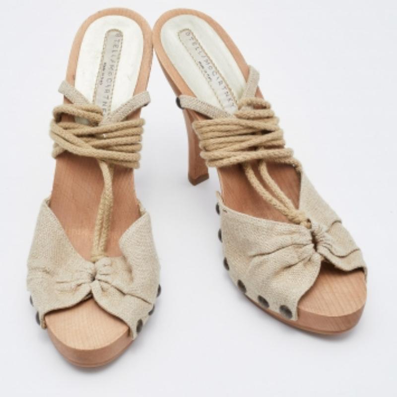 Beige Stella McCartney Sandales à plateforme en bois et tissu beige taille 37 en vente