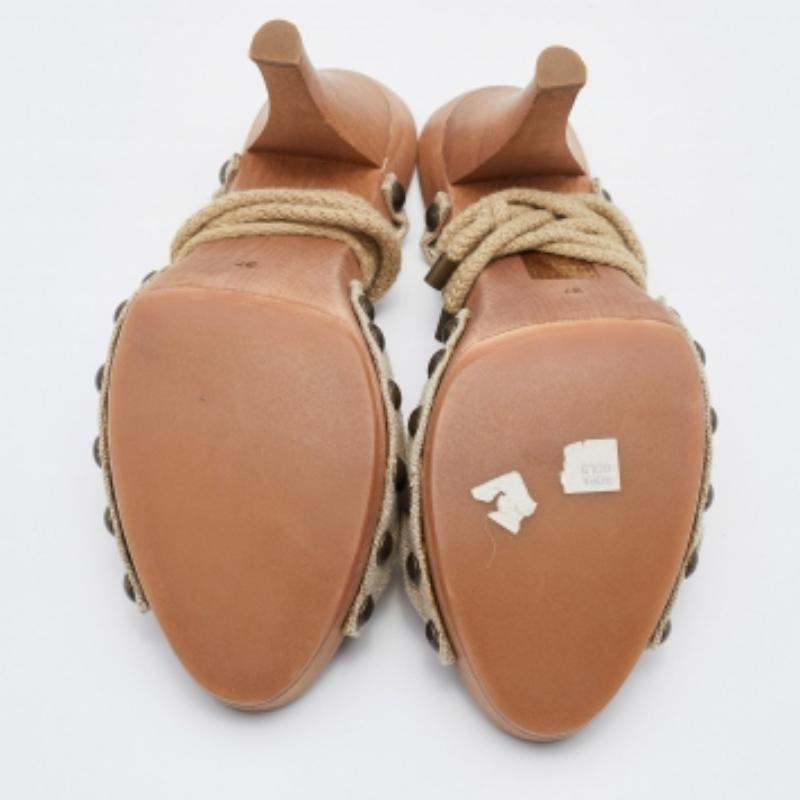 Stella McCartney Sandales à plateforme en bois et tissu beige taille 37 en vente 2