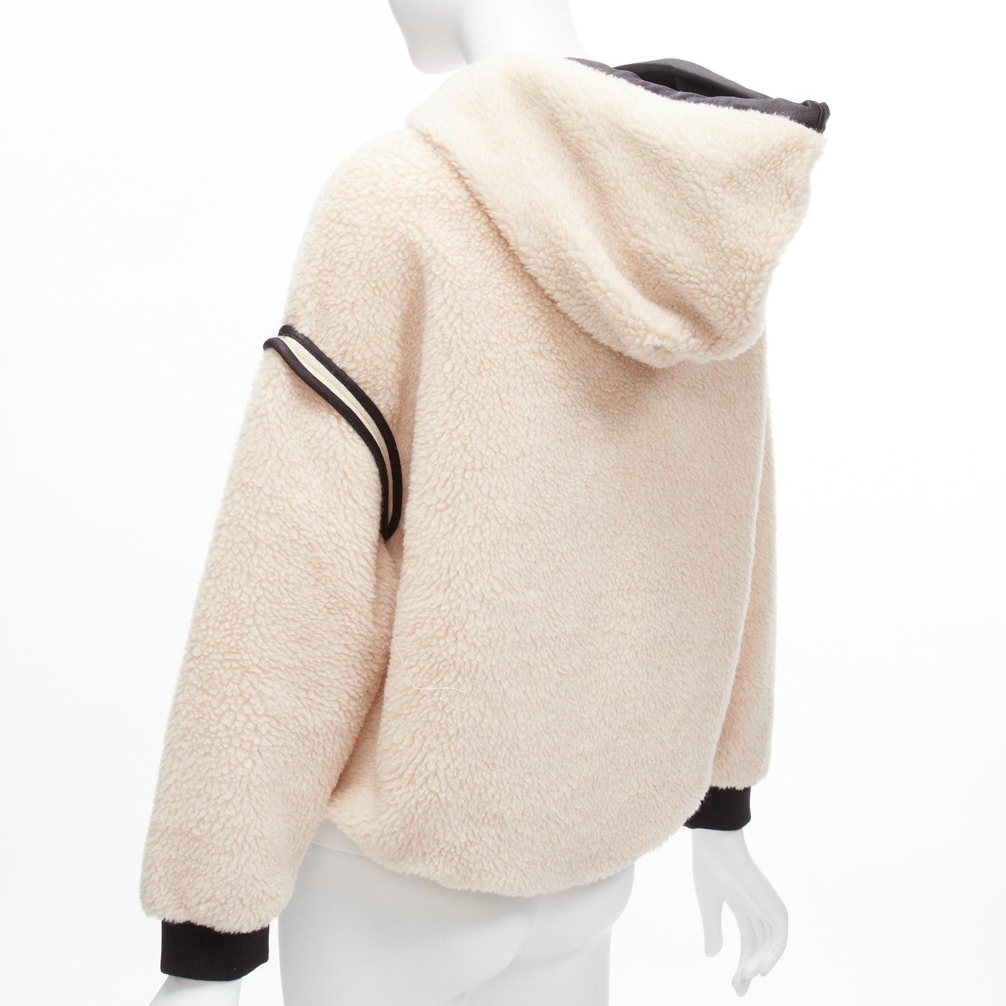 STELLA MCCARTNEY Pull à capuche à épaules courtes en fausse fourrure beige IT34 XSS en vente 3