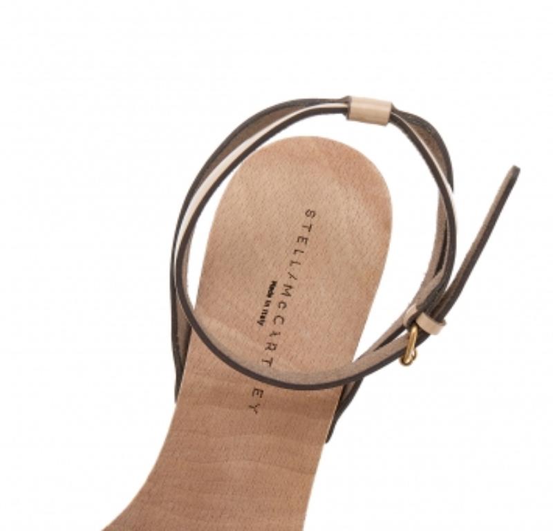 Women's Stella McCartney Beige Faux Patent Leather Linda Wedge Sandals Size 40 For Sale