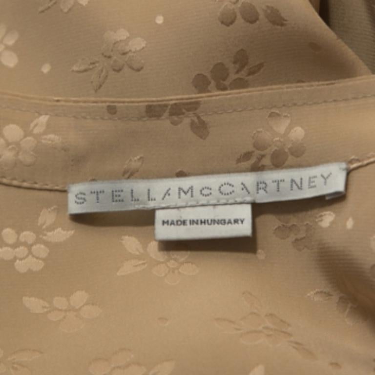 Stella McCartney Beige Jacquard Hemd mit Knopfleiste und Mandarinkragen in Beige S im Zustand „Hervorragend“ im Angebot in Dubai, Al Qouz 2