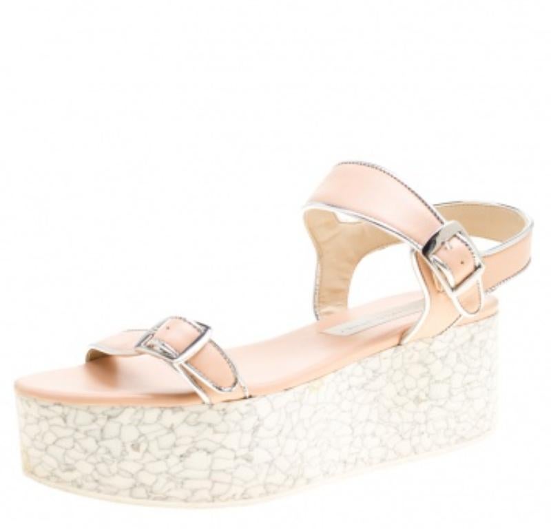 Beige Stella McCartney Sandales à plateforme Geena en faux cuir beige/argenté taille 38 en vente