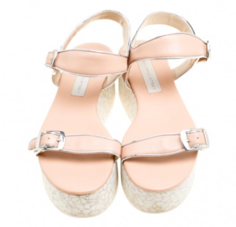 Stella McCartney Sandales à plateforme Geena en faux cuir beige/argenté taille 38 Pour femmes en vente
