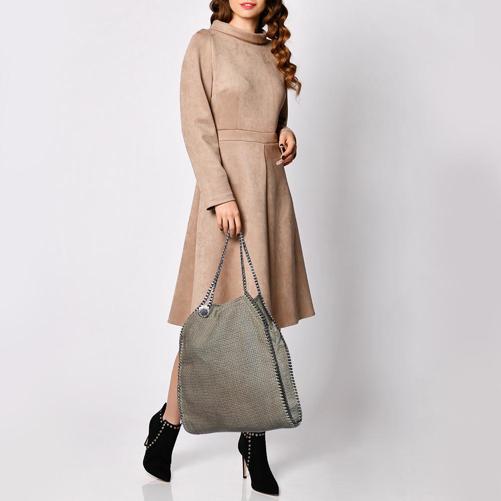Stella McCartney Falabella-Tasche aus Tweed in Beige im Zustand „Gut“ in Dubai, Al Qouz 2