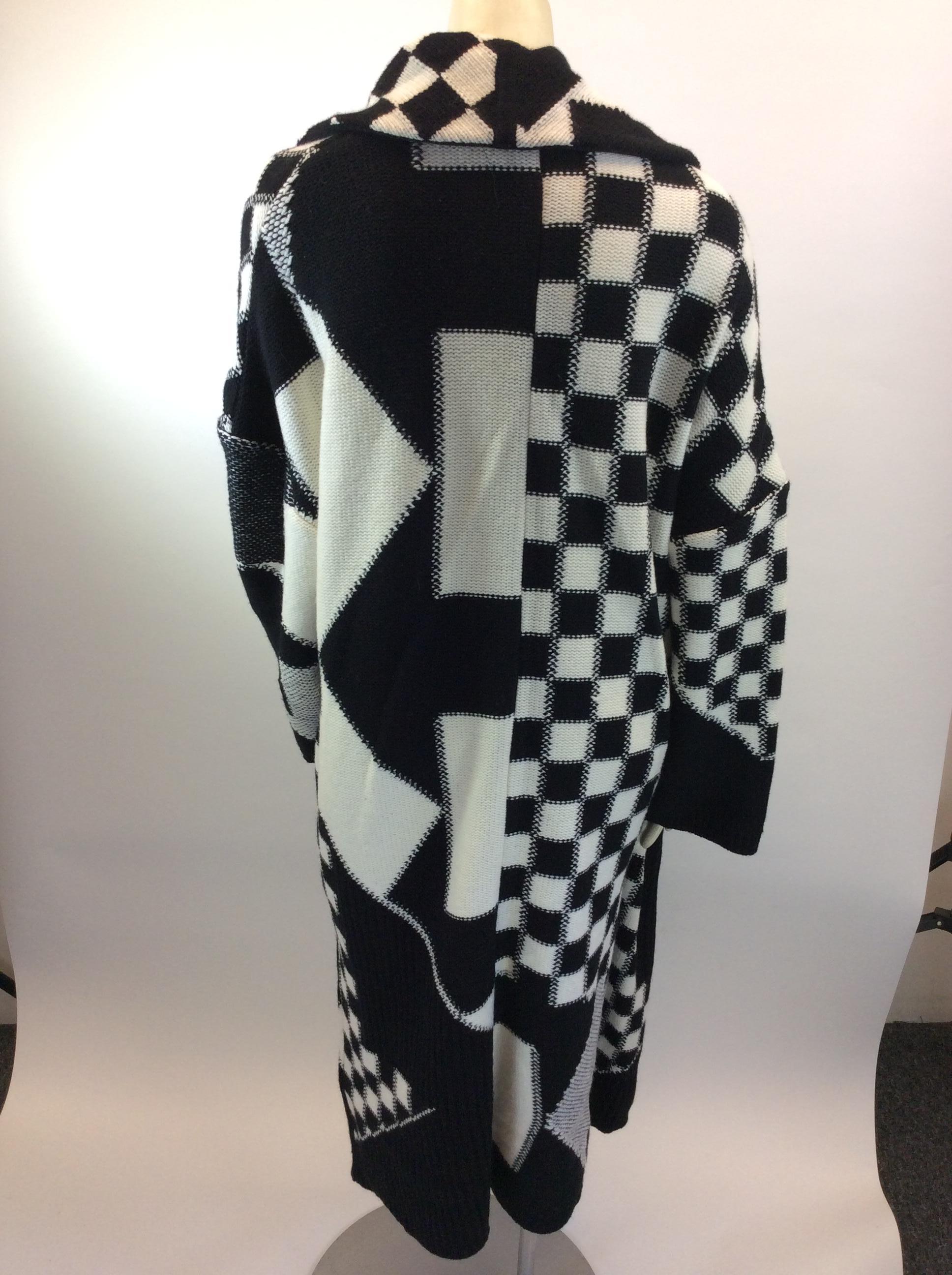 Stella McCartney Black and White Wool Cardigan In Good Condition For Sale In Narberth, PA